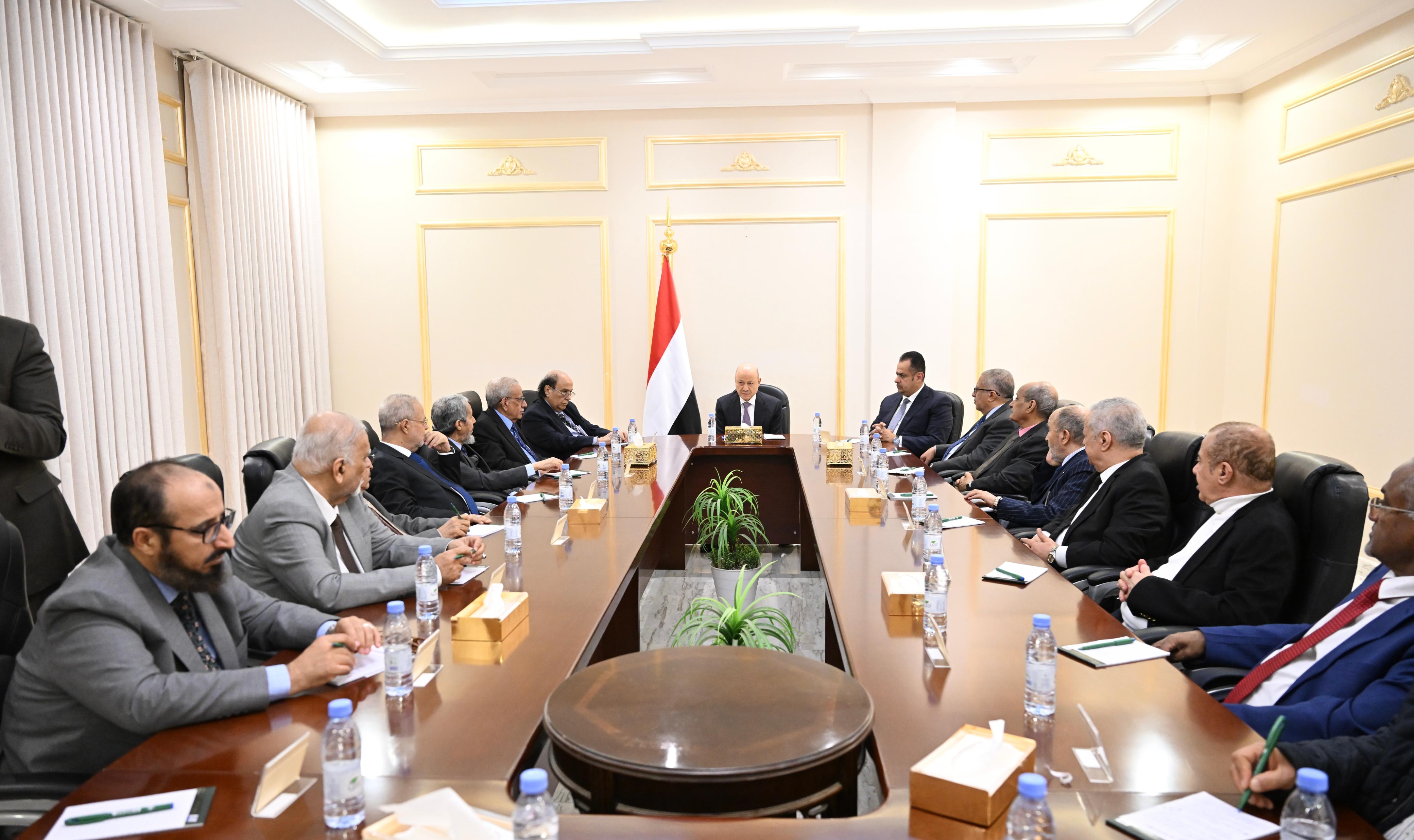 President Al-Alimi Warns Against Attempts to Circumvent Sovereign Decisions, Calls for Responsible Discourse