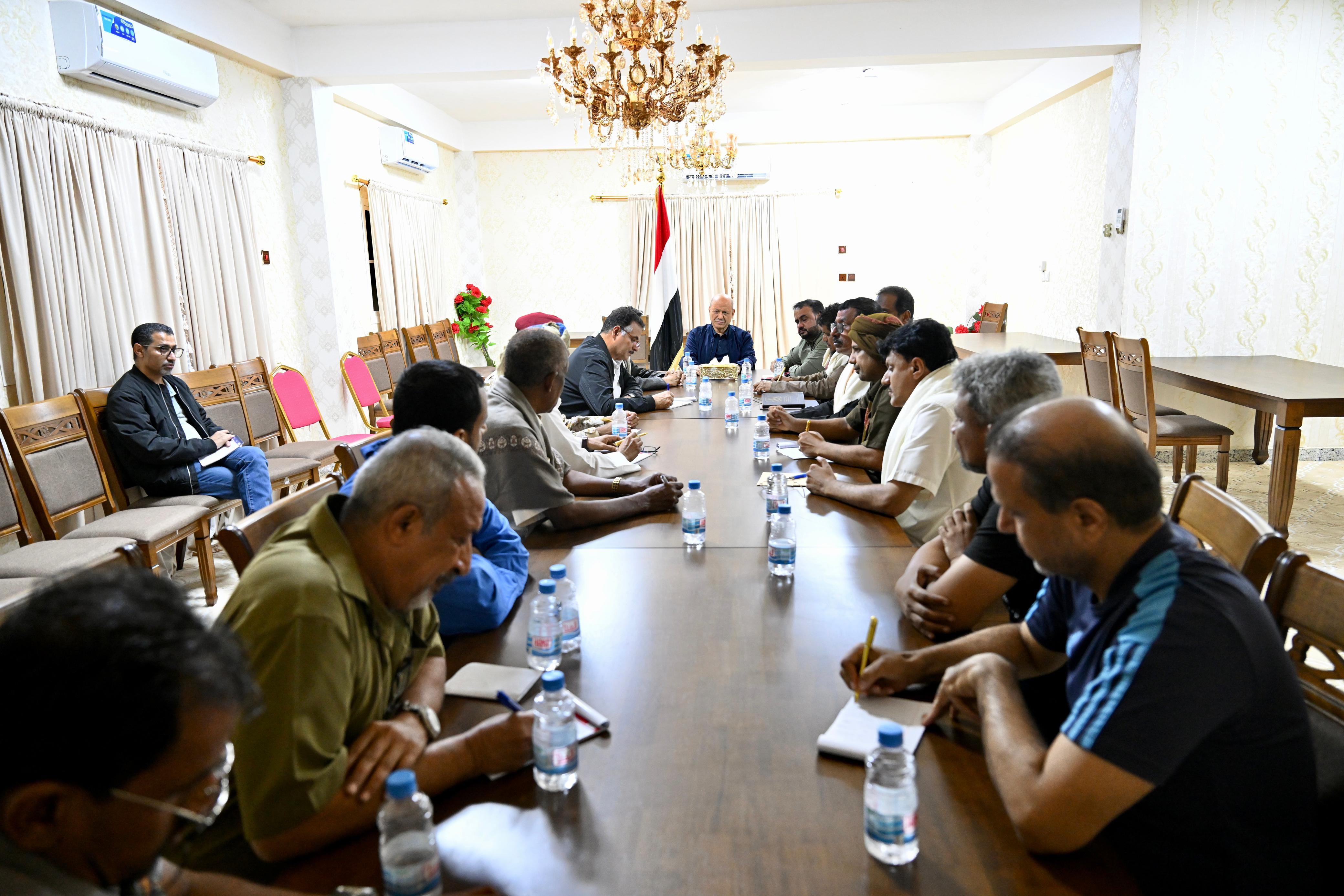 PRESIDENT MEETS WITH THE EMERGENCY COMMITTEE FOR CONFRONTING THE EFFECTS OF “TEJ” 25 Oct 2023