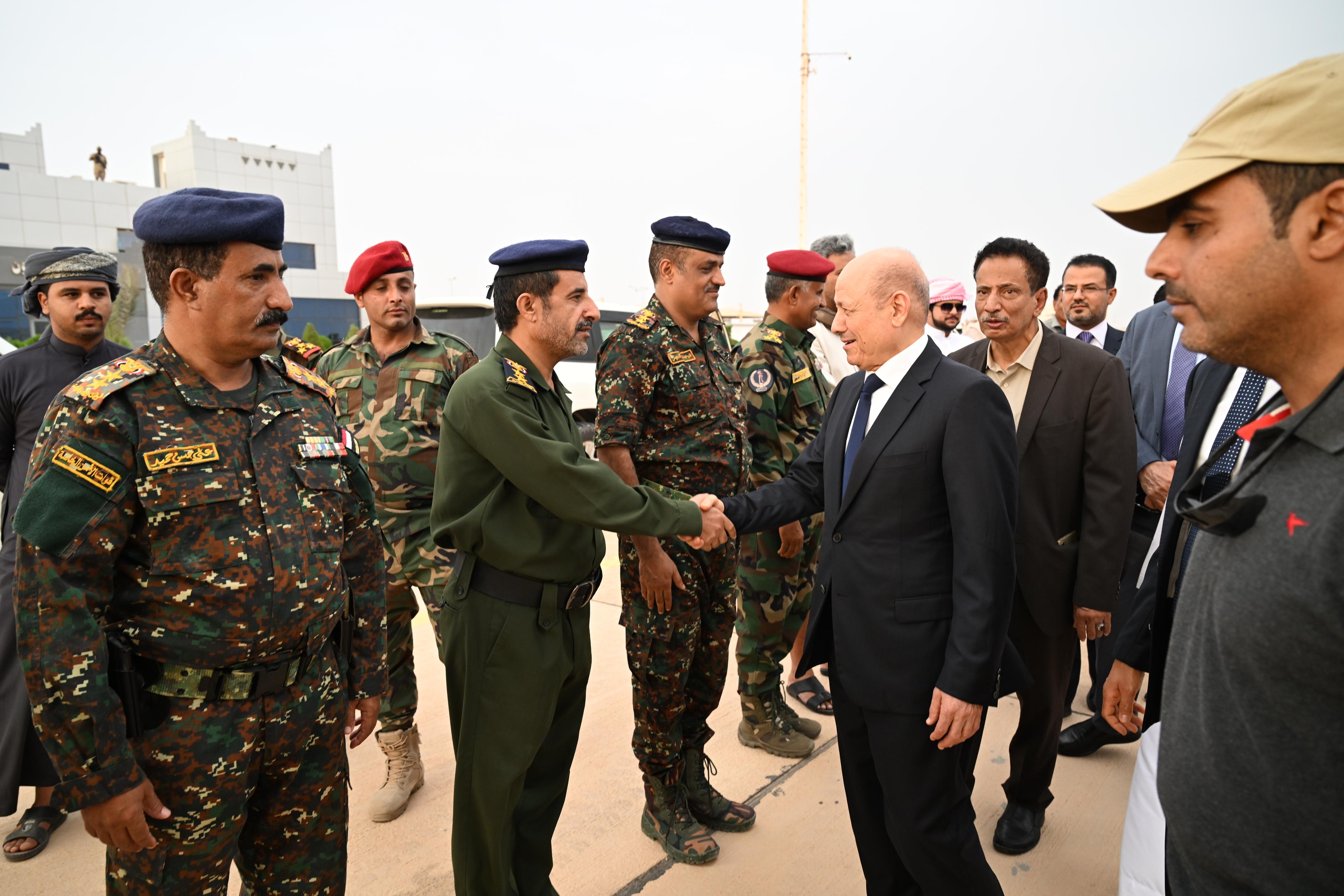 PRESIDENT ARRIVES IN AL-MAHARA GOVERNORATE TO FOLLOW UP ON THE REPERCUSSIONS OF THE HURRICANE   22 Oct 2023