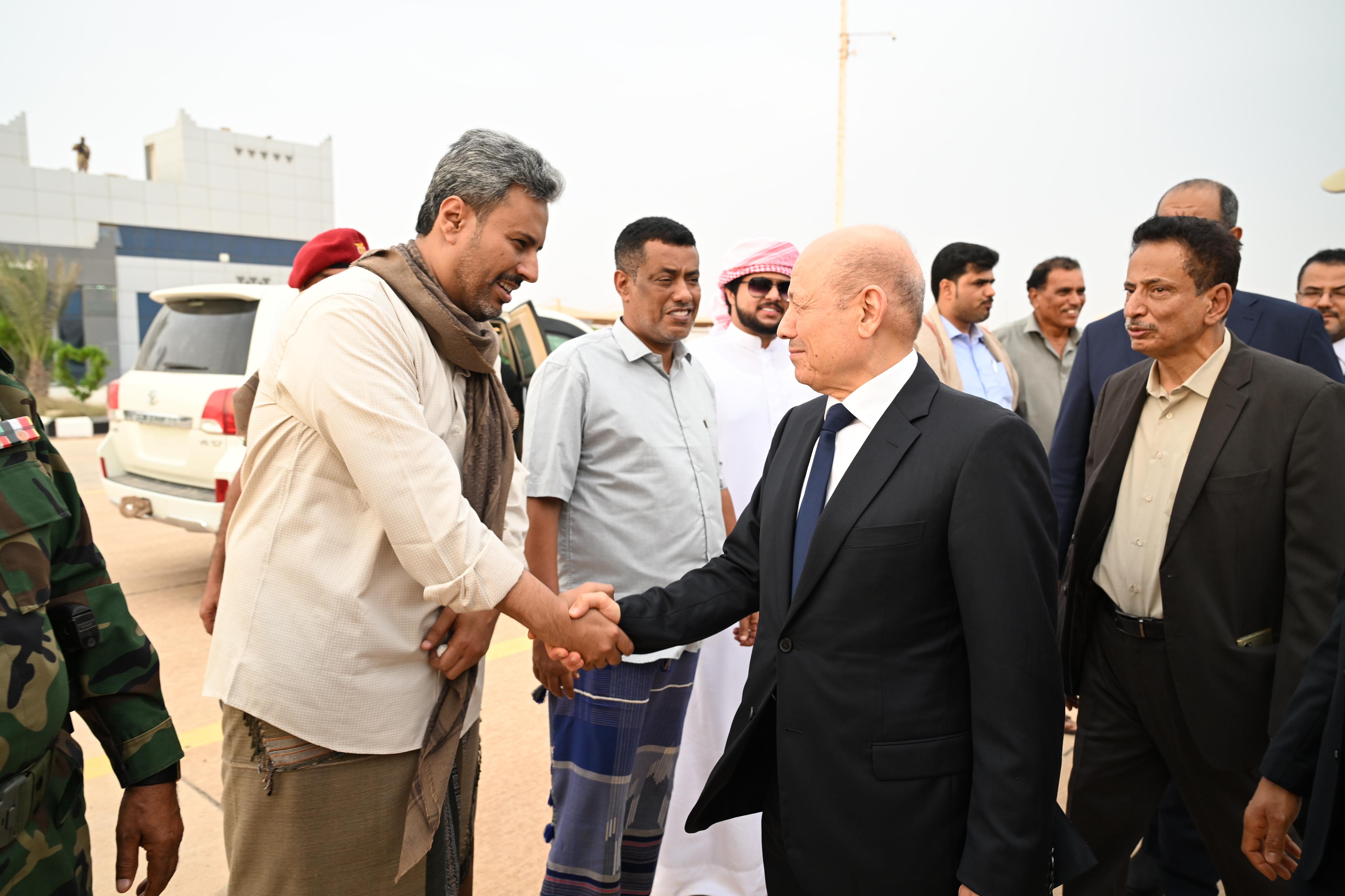 PRESIDENT ARRIVES IN AL-MAHARA GOVERNORATE TO FOLLOW UP ON THE REPERCUSSIONS OF THE HURRICANE   22 Oct 2023