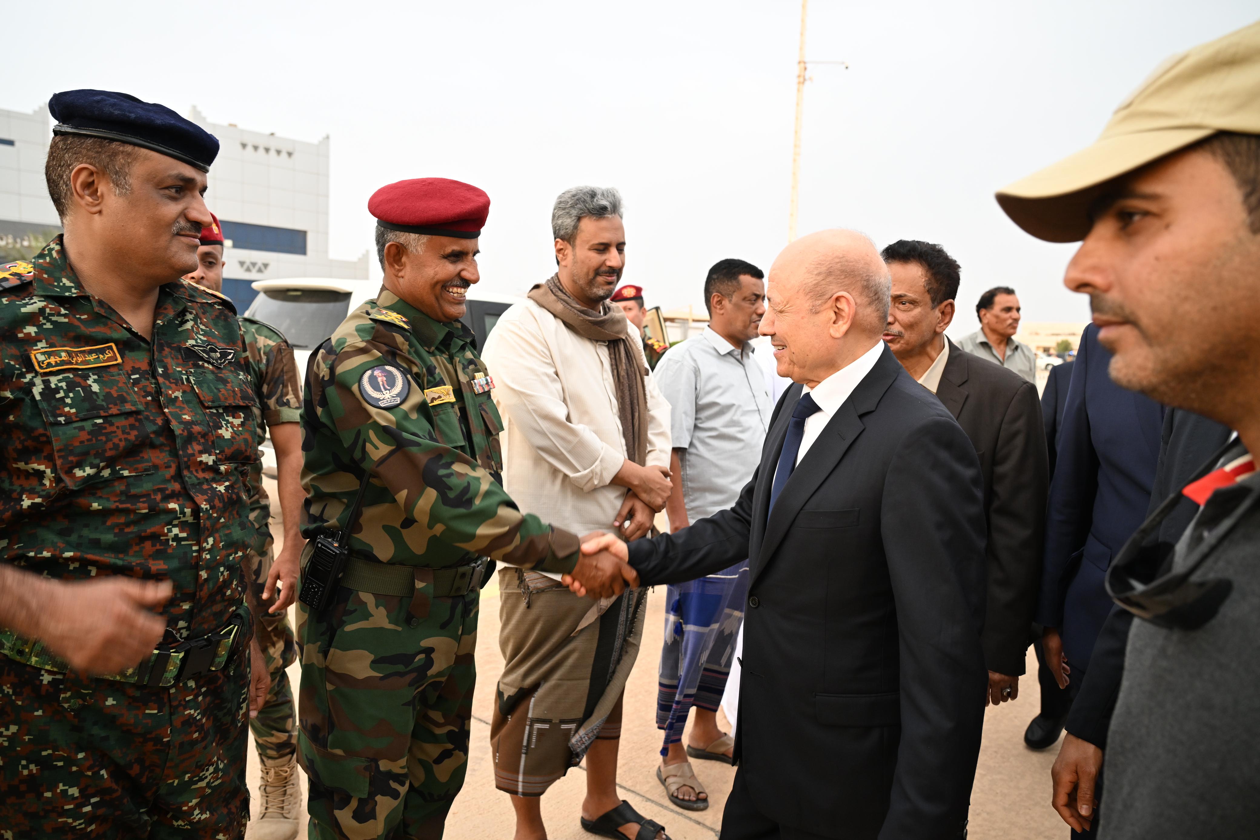 PRESIDENT ARRIVES IN AL-MAHARA GOVERNORATE TO FOLLOW UP ON THE REPERCUSSIONS OF THE HURRICANE   22 Oct 2023