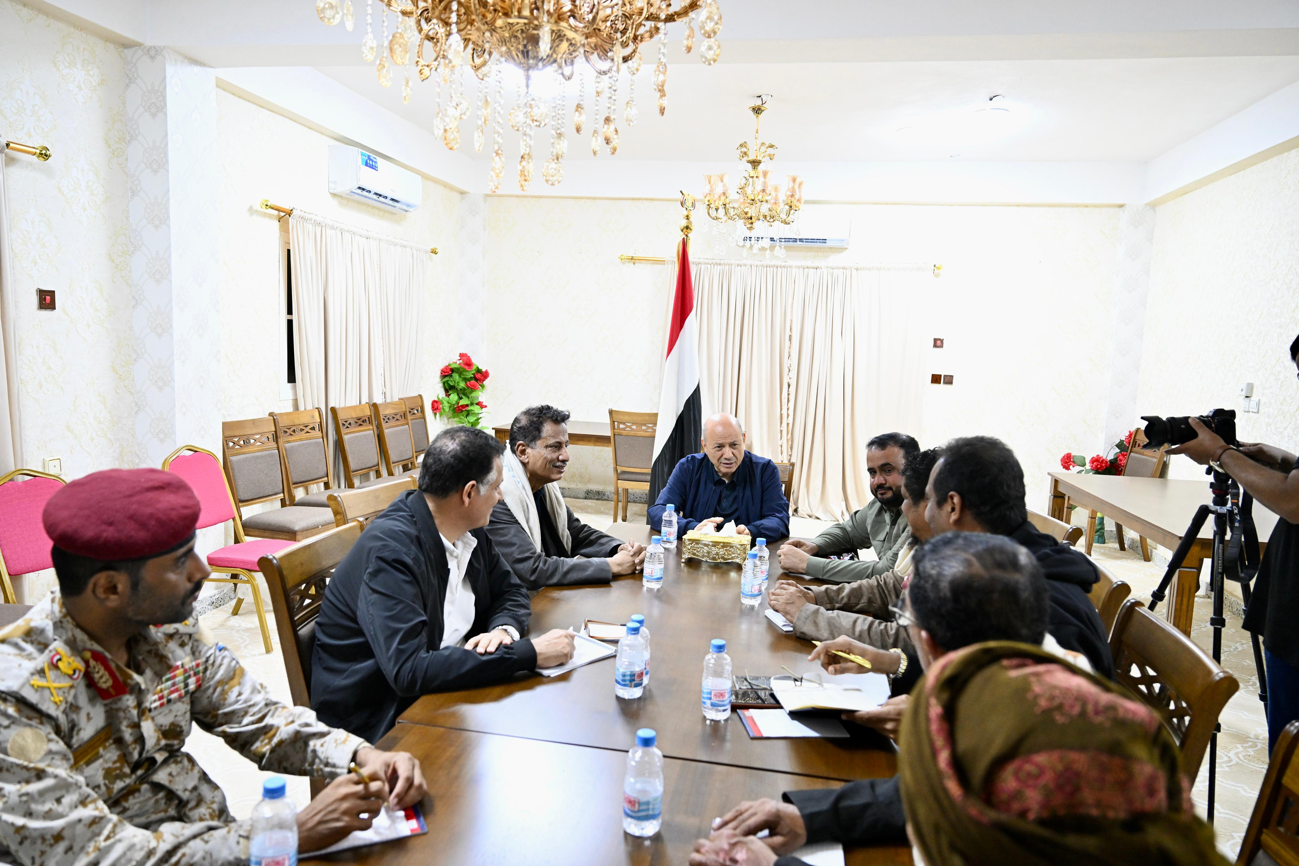 PRESIDENT MEETS WITH THE EMERGENCY COMMITTEE FOR CONFRONTING THE EFFECTS OF “TEJ” 25 Oct 2023