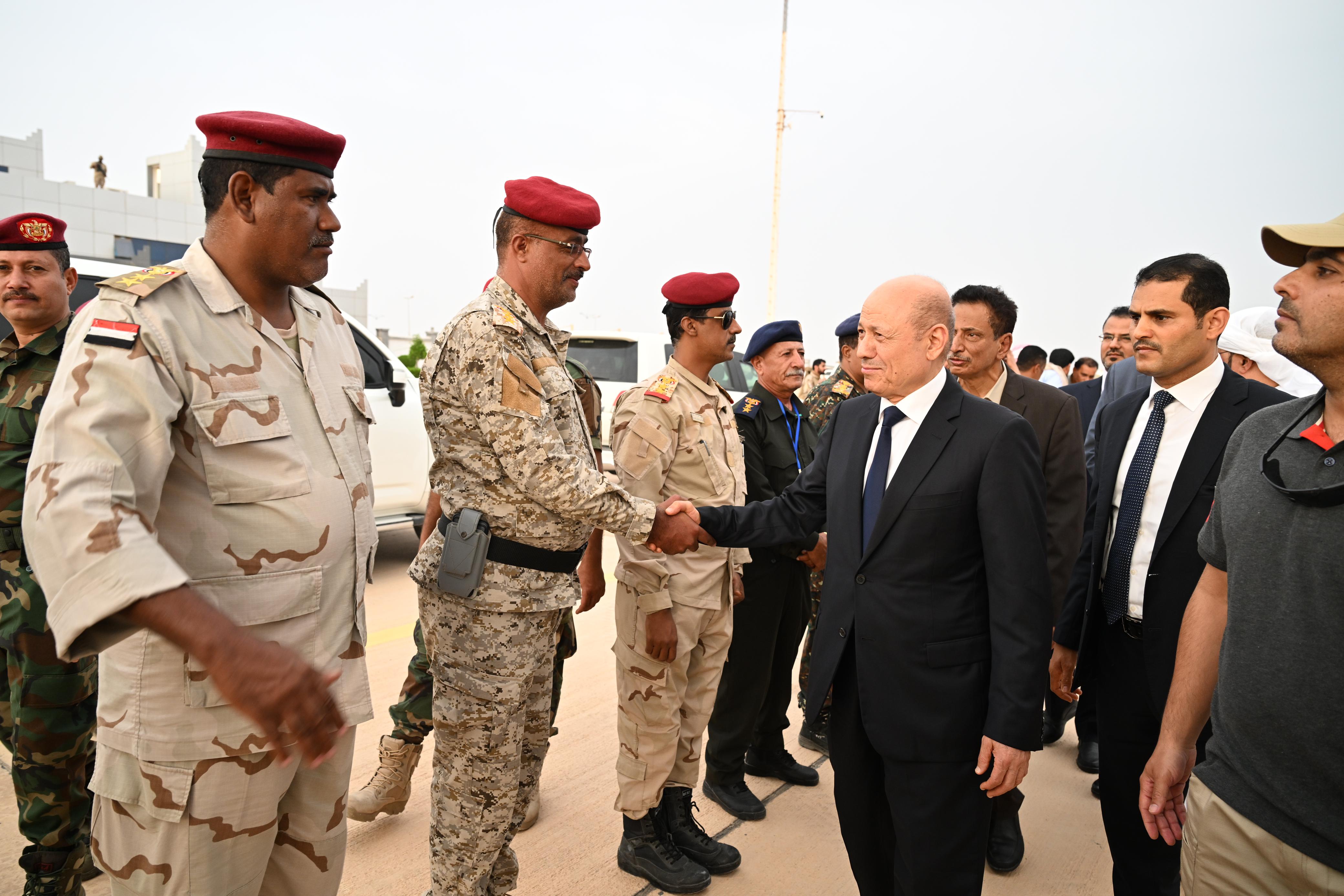 PRESIDENT ARRIVES IN AL-MAHARA GOVERNORATE TO FOLLOW UP ON THE REPERCUSSIONS OF THE HURRICANE   22 Oct 2023