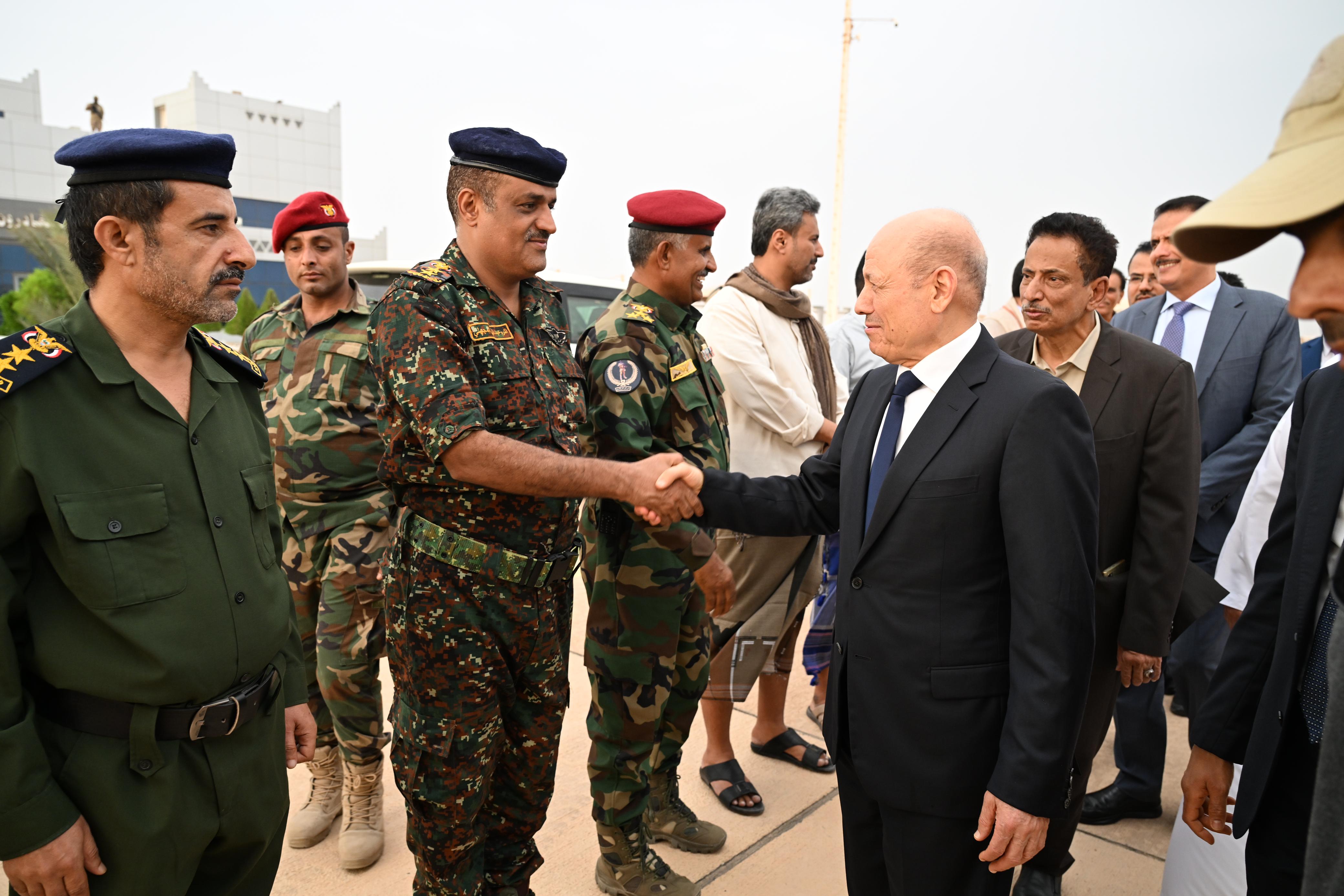 PRESIDENT ARRIVES IN AL-MAHARA GOVERNORATE TO FOLLOW UP ON THE REPERCUSSIONS OF THE HURRICANE   22 Oct 2023