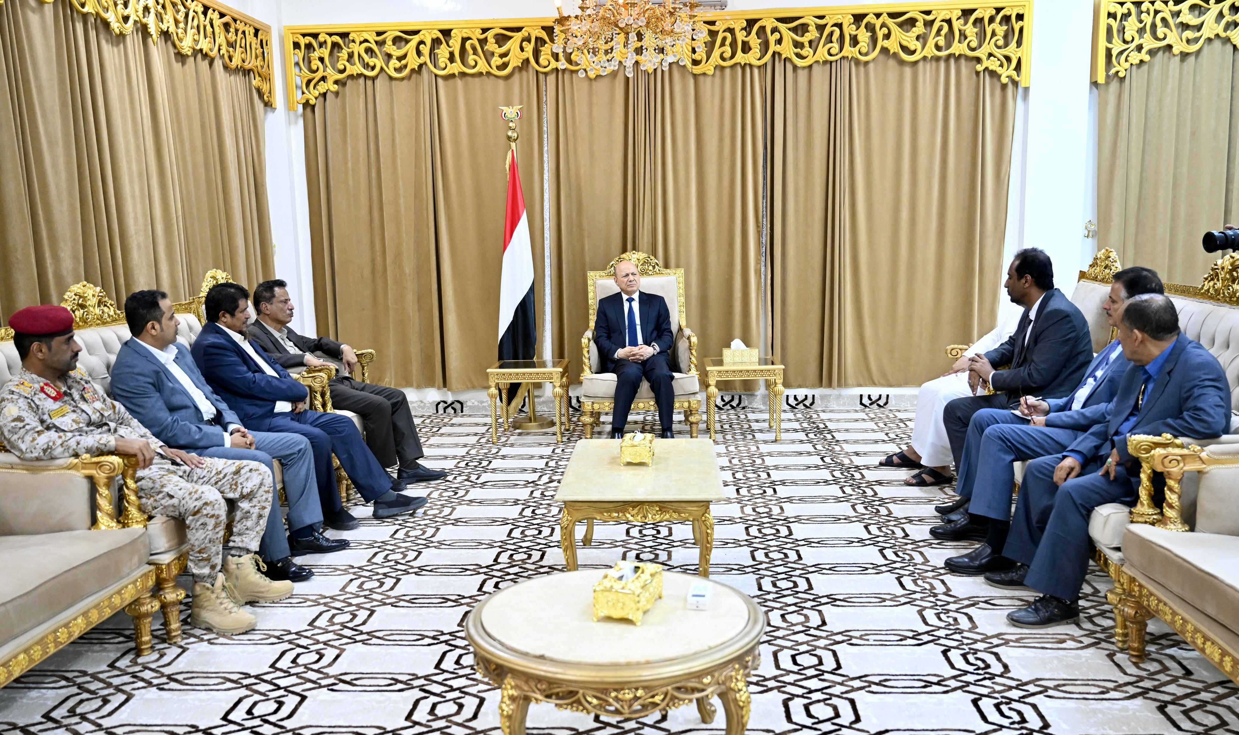 PRESIDENT ARRIVES IN AL-MAHARA GOVERNORATE TO FOLLOW UP ON THE REPERCUSSIONS OF THE HURRICANE   22 Oct 2023