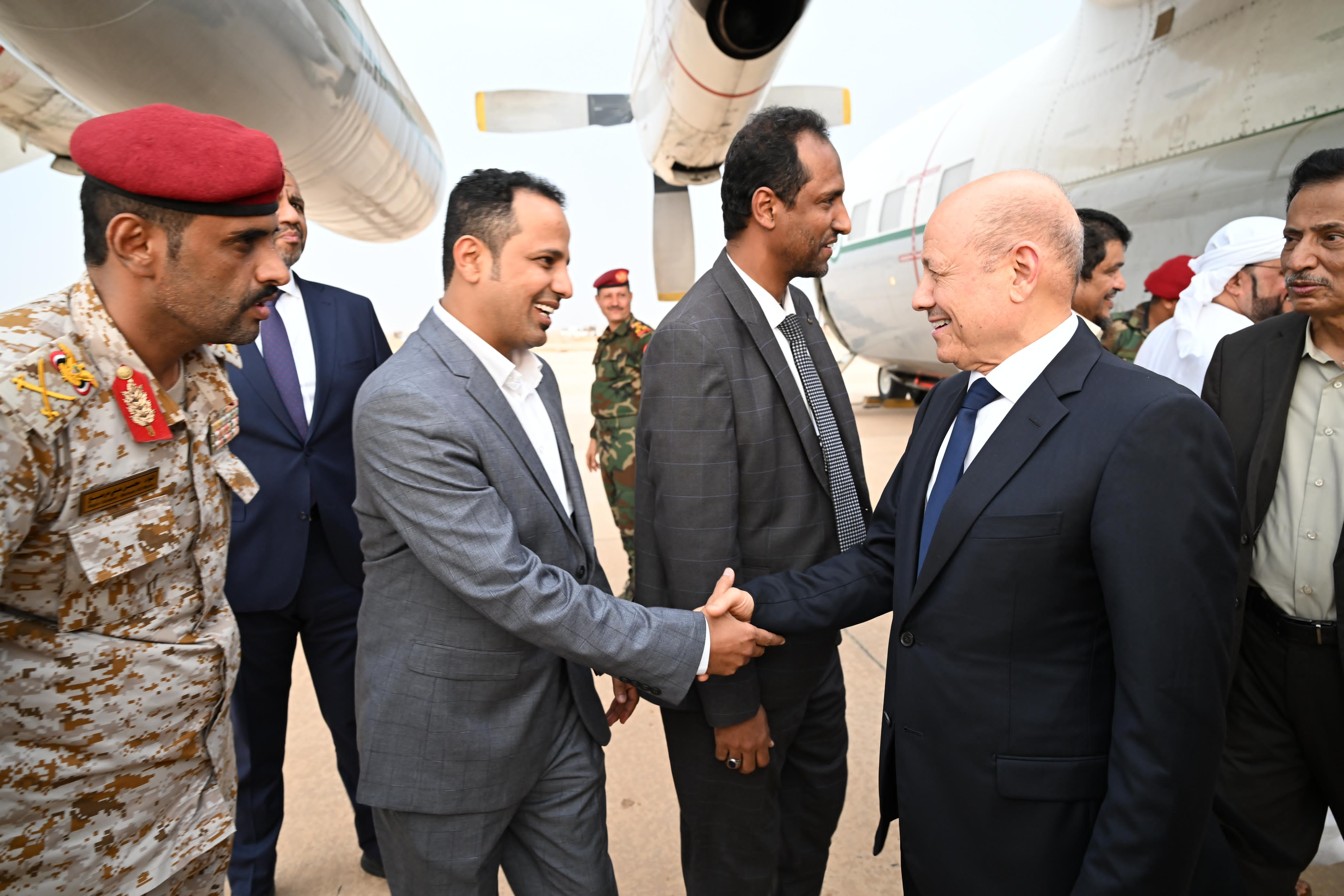 PRESIDENT ARRIVES IN AL-MAHARA GOVERNORATE TO FOLLOW UP ON THE REPERCUSSIONS OF THE HURRICANE   22 Oct 2023