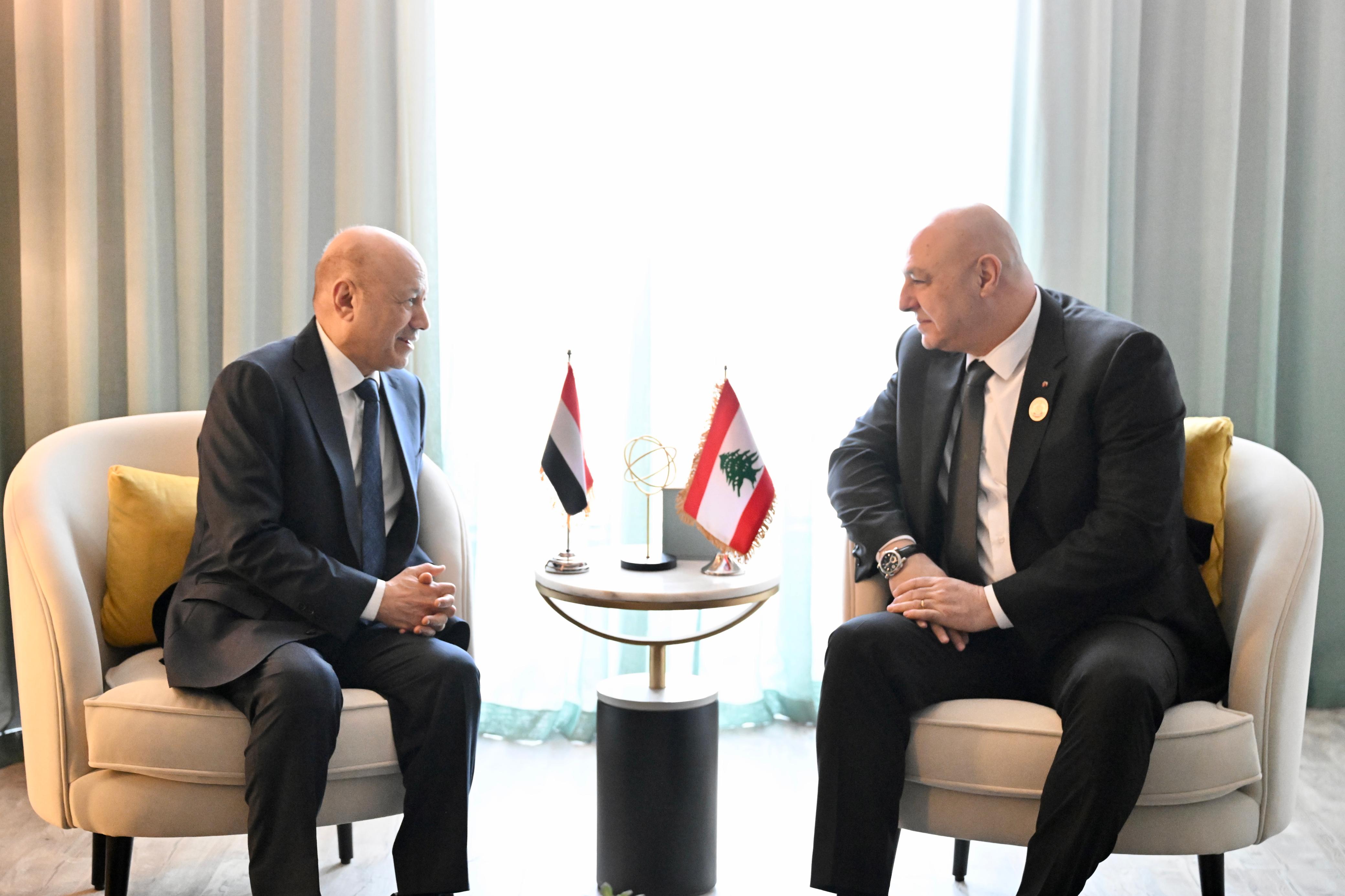 President Al-Alimi Discusses Bilateral Relations and Regional Developments with Lebanese President