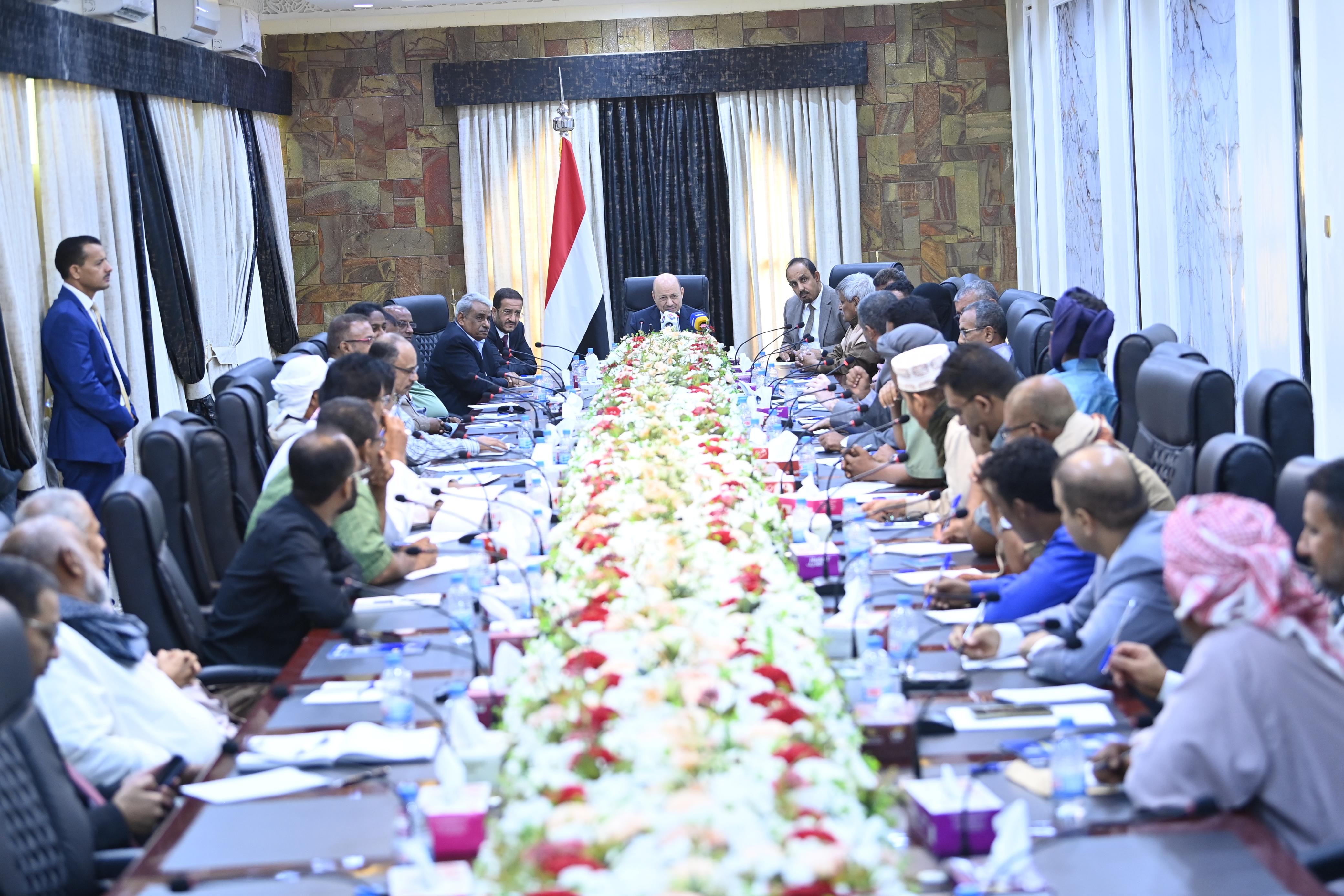 PRESIDENT AL-ALIMI MEETS REPRESENTATIVES OF POLITICAL PARTIES AND COMPONENTS IN HADHRAMAUT