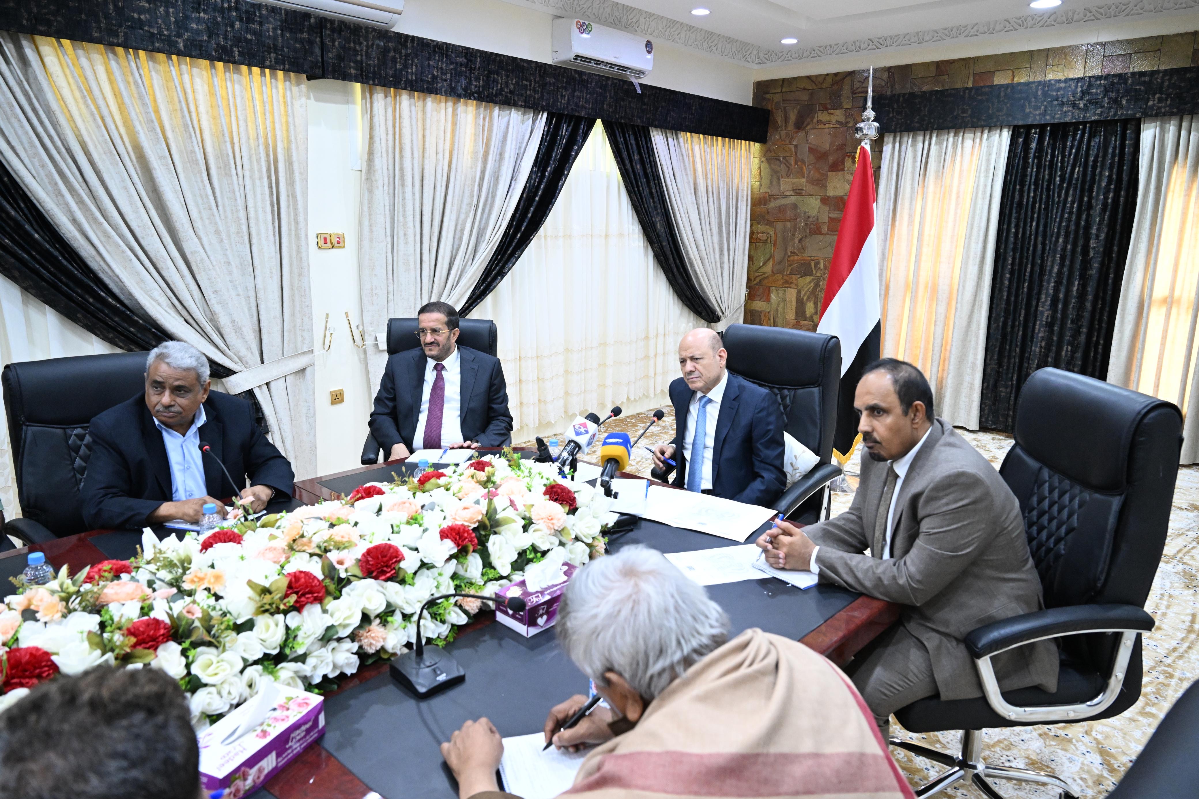 PRESIDENT AL-ALIMI MEETS REPRESENTATIVES OF POLITICAL PARTIES AND COMPONENTS IN HADHRAMAUT