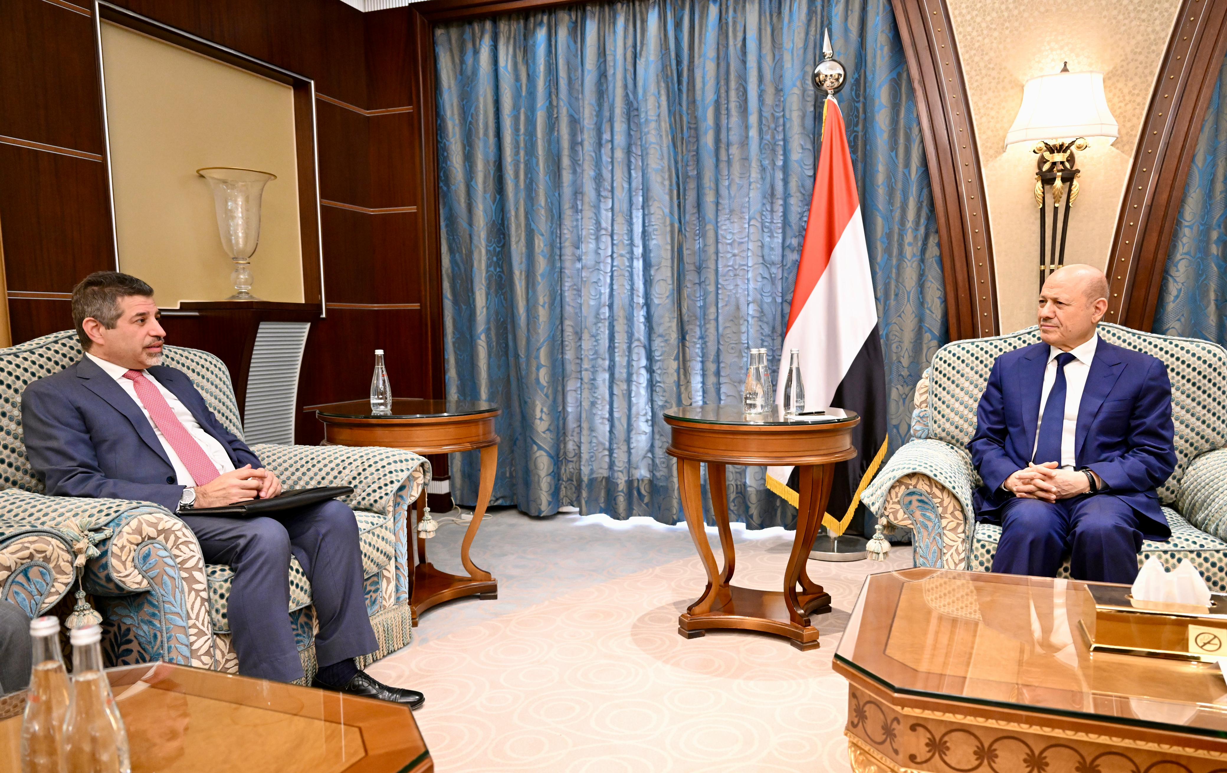 President Al-Alimi: Government support is the way to stop Houthi’s adventures nationally and regionally 