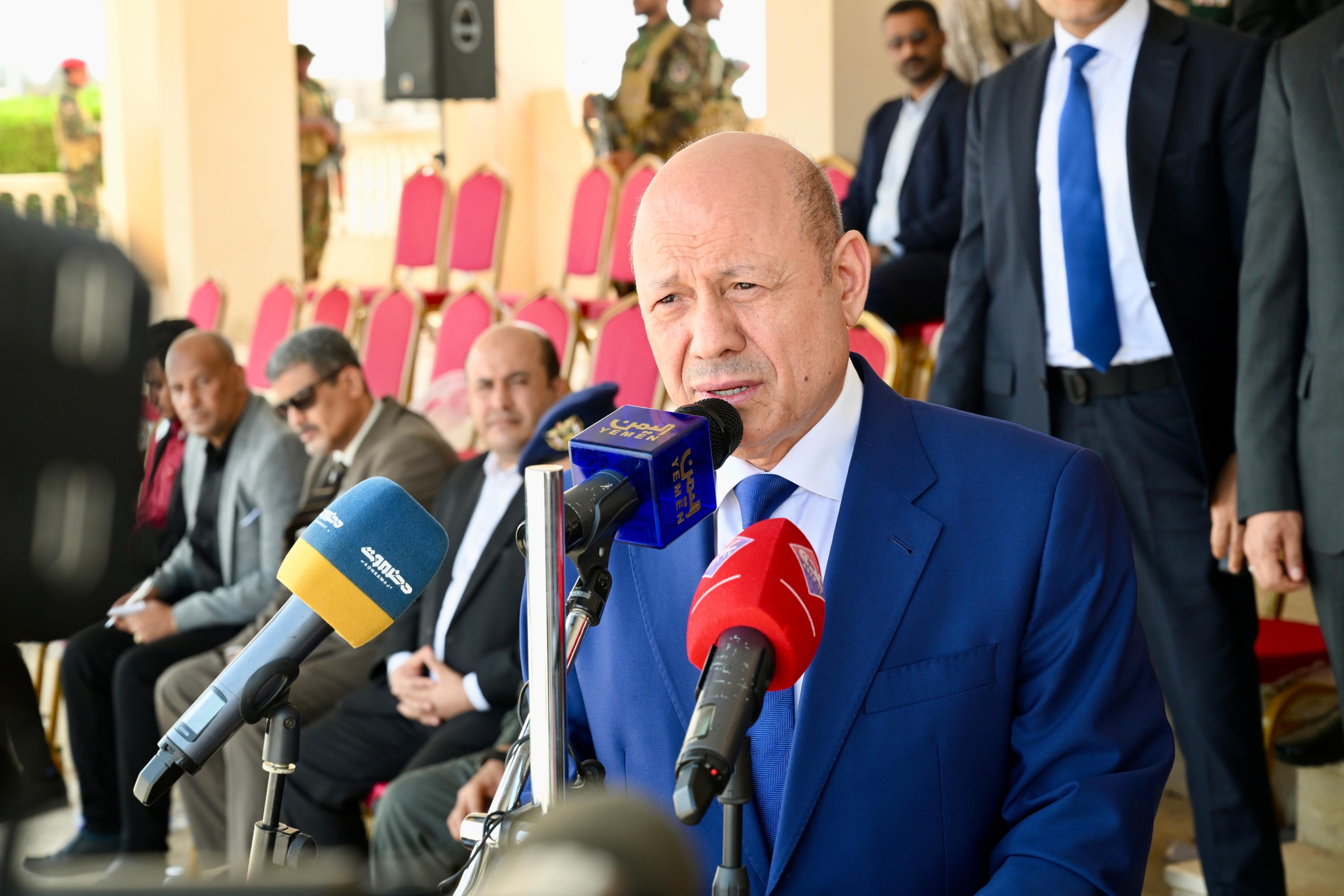 PRESIDENT AL-ALIMI ALONG WITH ABDULLAH AL-ALIMI AND OTHMAN MUJLI VISIT HADHRAMAUT POLICE COLLEGE (1)