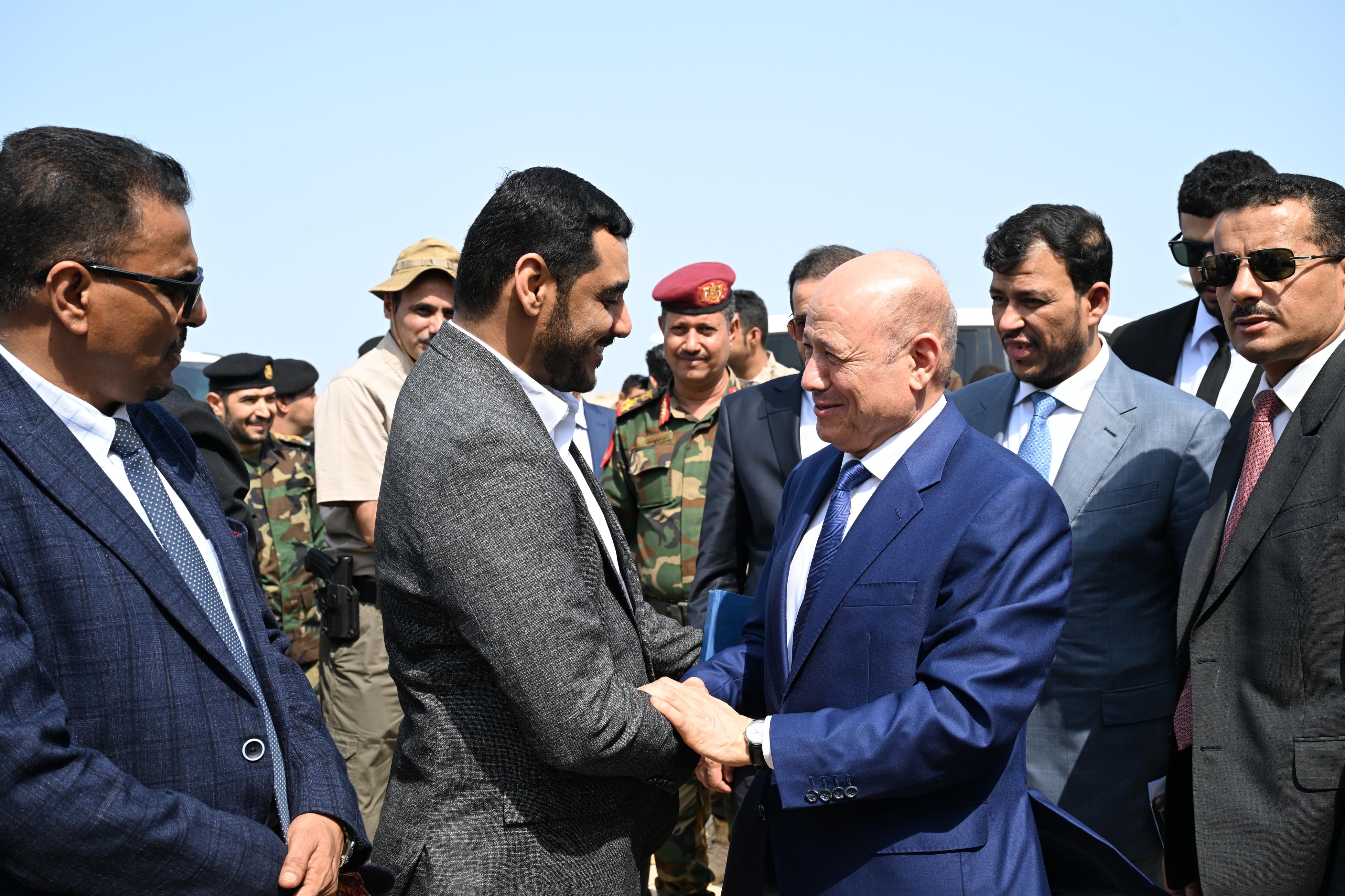 PRESIDENT AL-ALIMI ALONG WITH ABDULLAH AL-ALIMI AND OTHMAN MUJLI VISIT HADHRAMAUT POLICE COLLEGE (2)