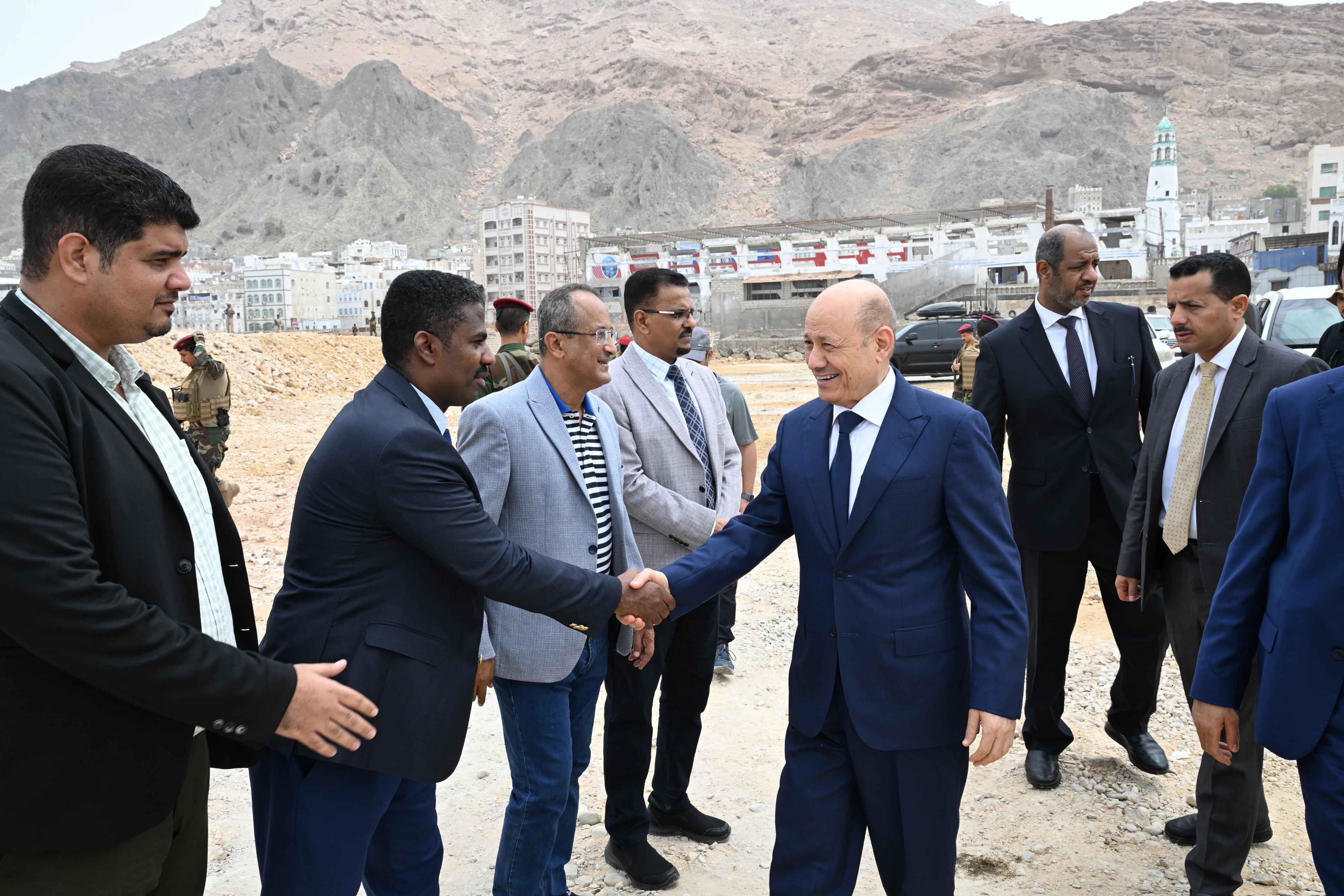 PRESIDENT AL-ALIMI INSPECTS NUMBER OF DEVELOPMENT PROJECTS IN AL MUKALLA