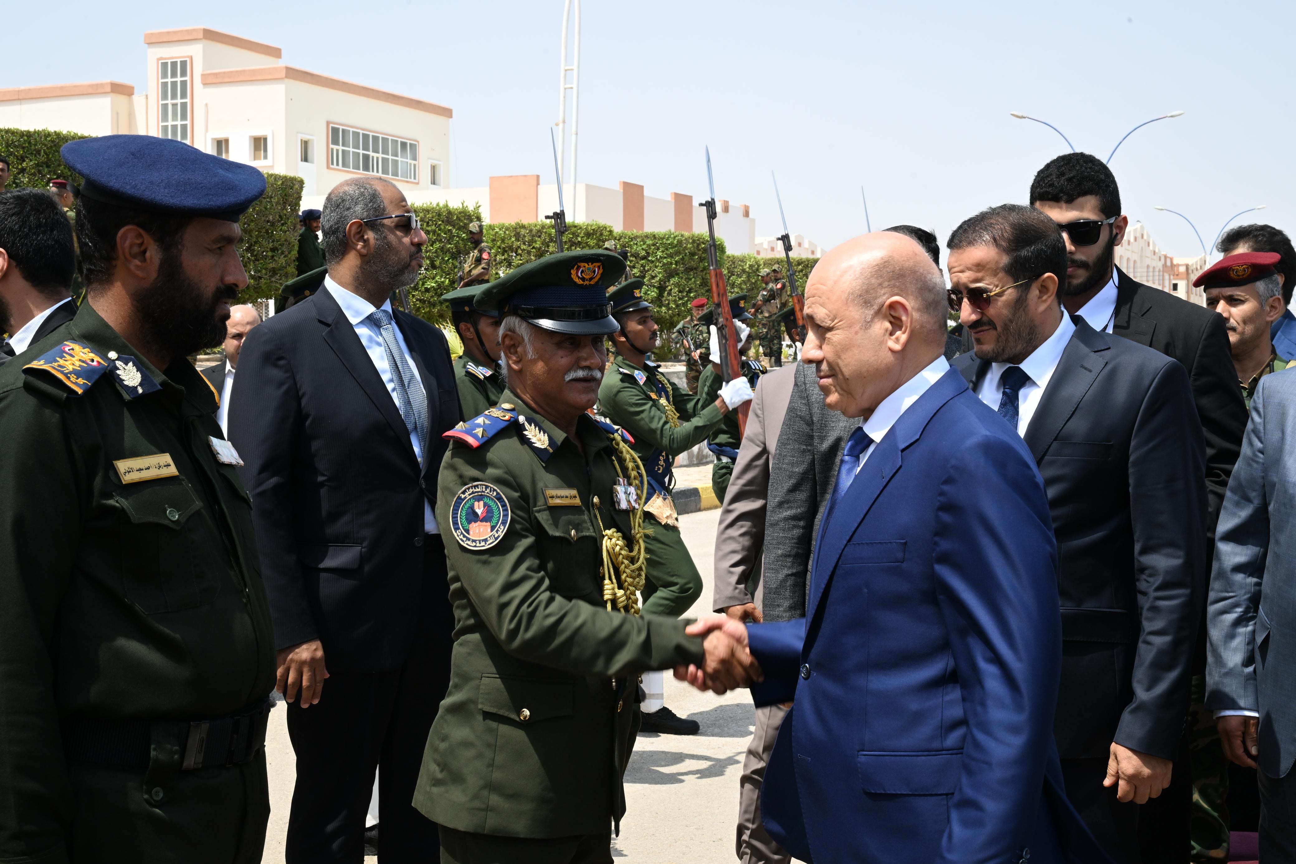 PRESIDENT AL-ALIMI ALONG WITH ABDULLAH AL-ALIMI AND OTHMAN MUJLI VISIT HADHRAMAUT POLICE COLLEGE (2)