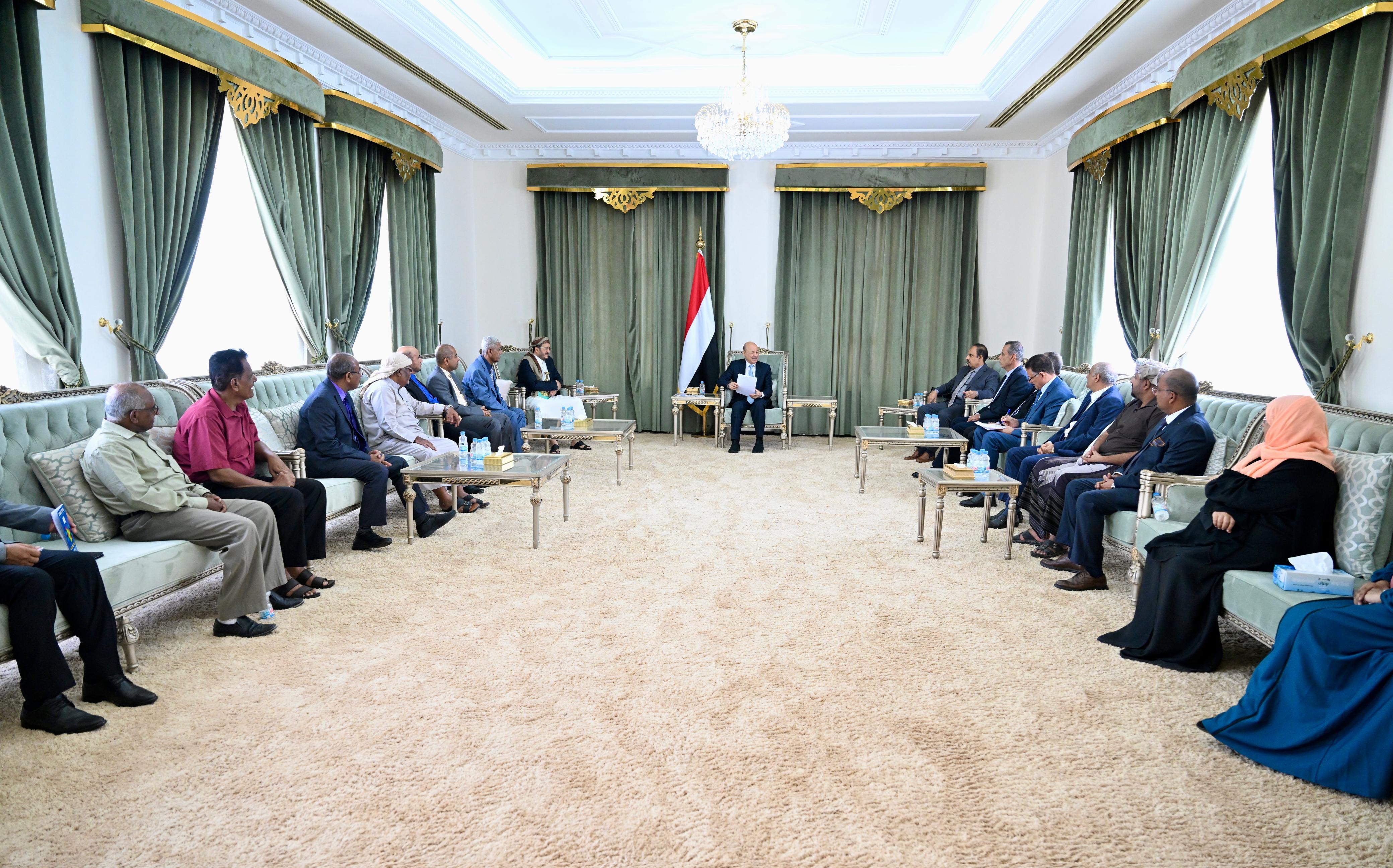 PRESIDENT AL-ALIMI MEETS WITH REPRESENTATIVES OF JUDICIARY IN HADHRAMOUT