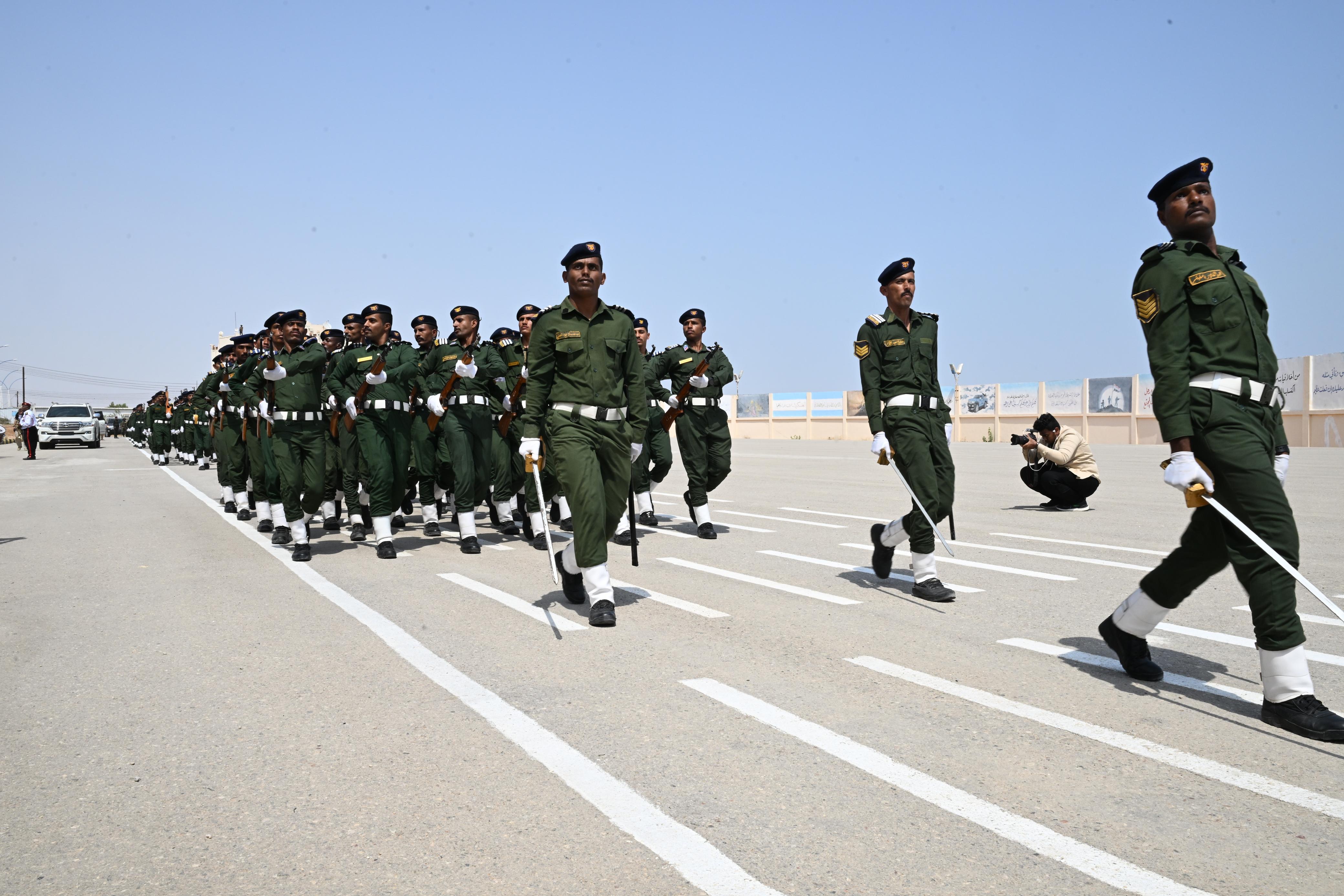 PRESIDENT AL-ALIMI ALONG WITH ABDULLAH AL-ALIMI AND OTHMAN MUJLI VISIT HADHRAMAUT POLICE COLLEGE (1)