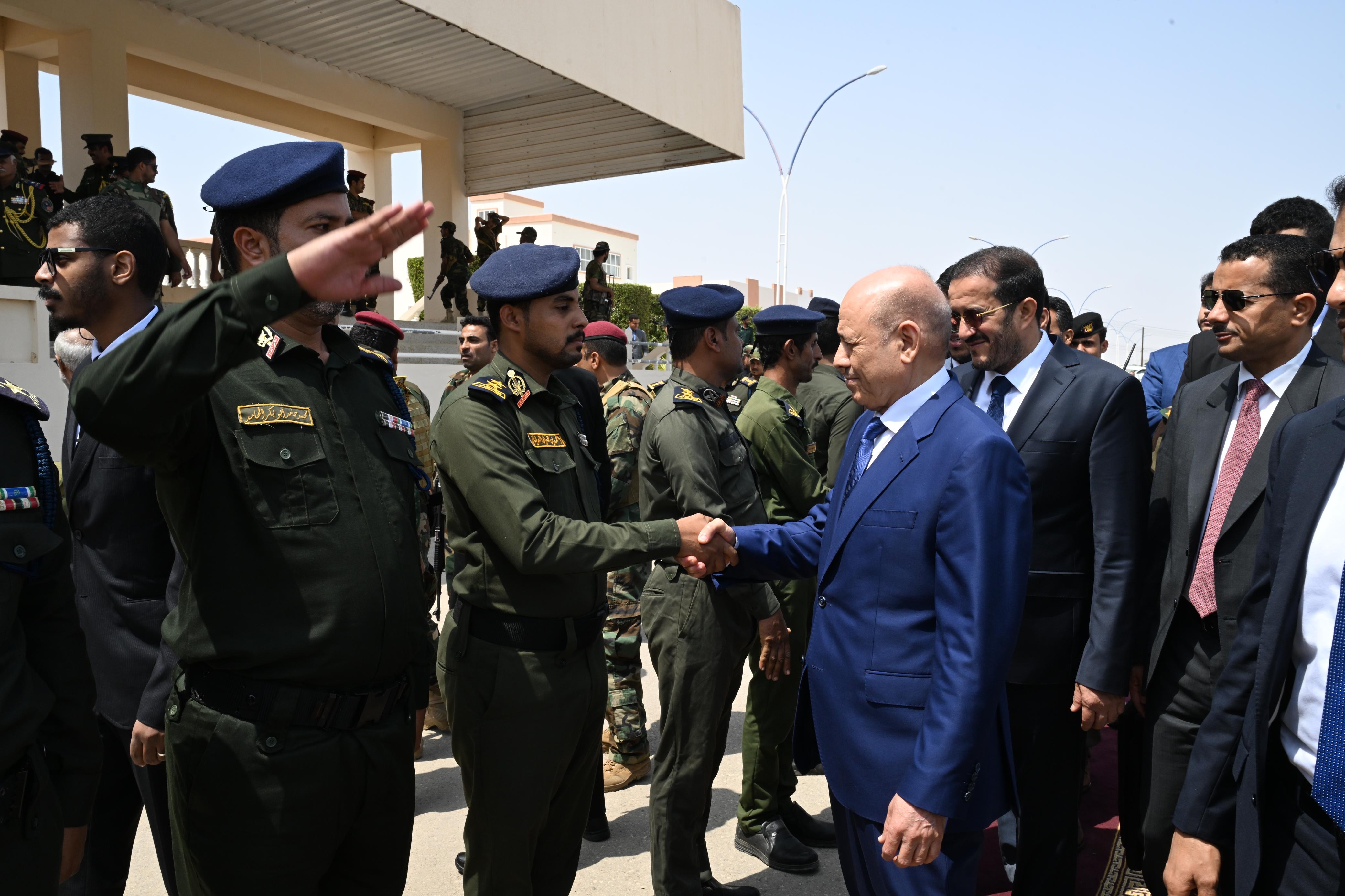 PRESIDENT AL-ALIMI ALONG WITH ABDULLAH AL-ALIMI AND OTHMAN MUJLI VISIT HADHRAMAUT POLICE COLLEGE (2)