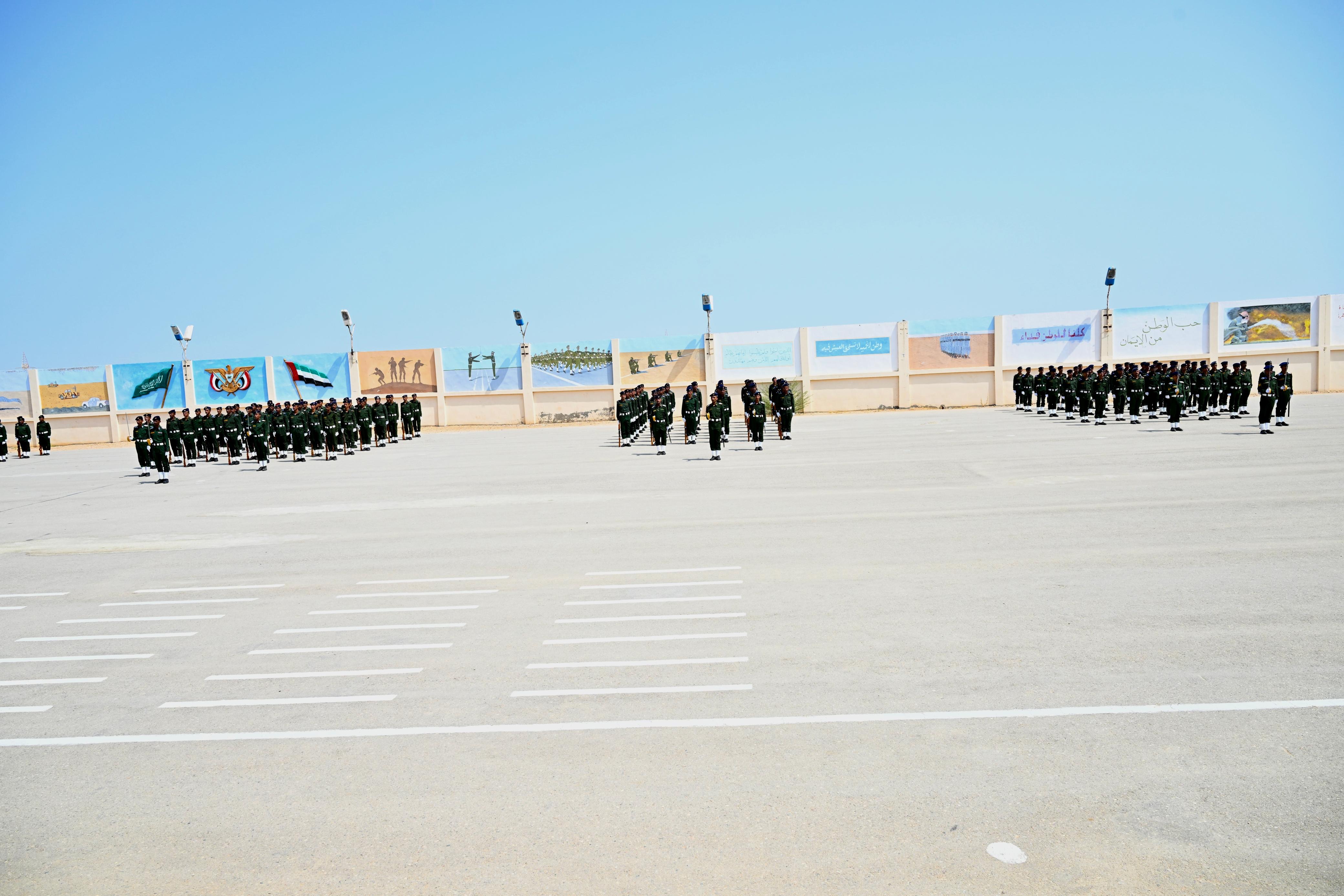 PRESIDENT AL-ALIMI ALONG WITH ABDULLAH AL-ALIMI AND OTHMAN MUJLI VISIT HADHRAMAUT POLICE COLLEGE (1)