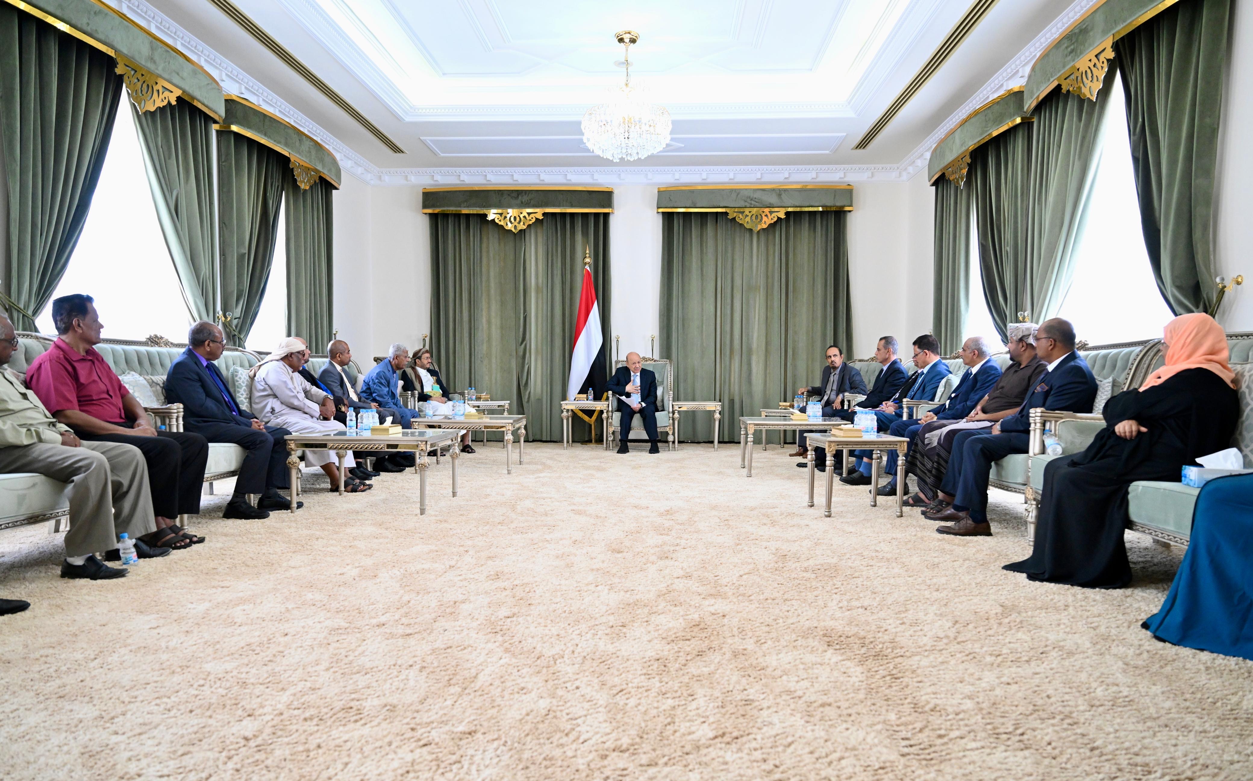 PRESIDENT AL-ALIMI MEETS WITH REPRESENTATIVES OF JUDICIARY IN HADHRAMOUT