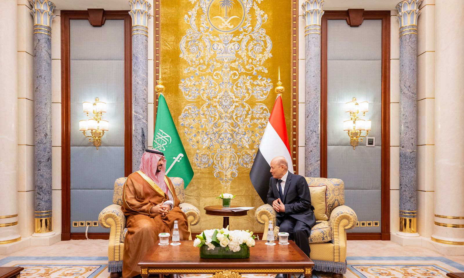 President Al-Alimi Receives Saudi Minister of Defense