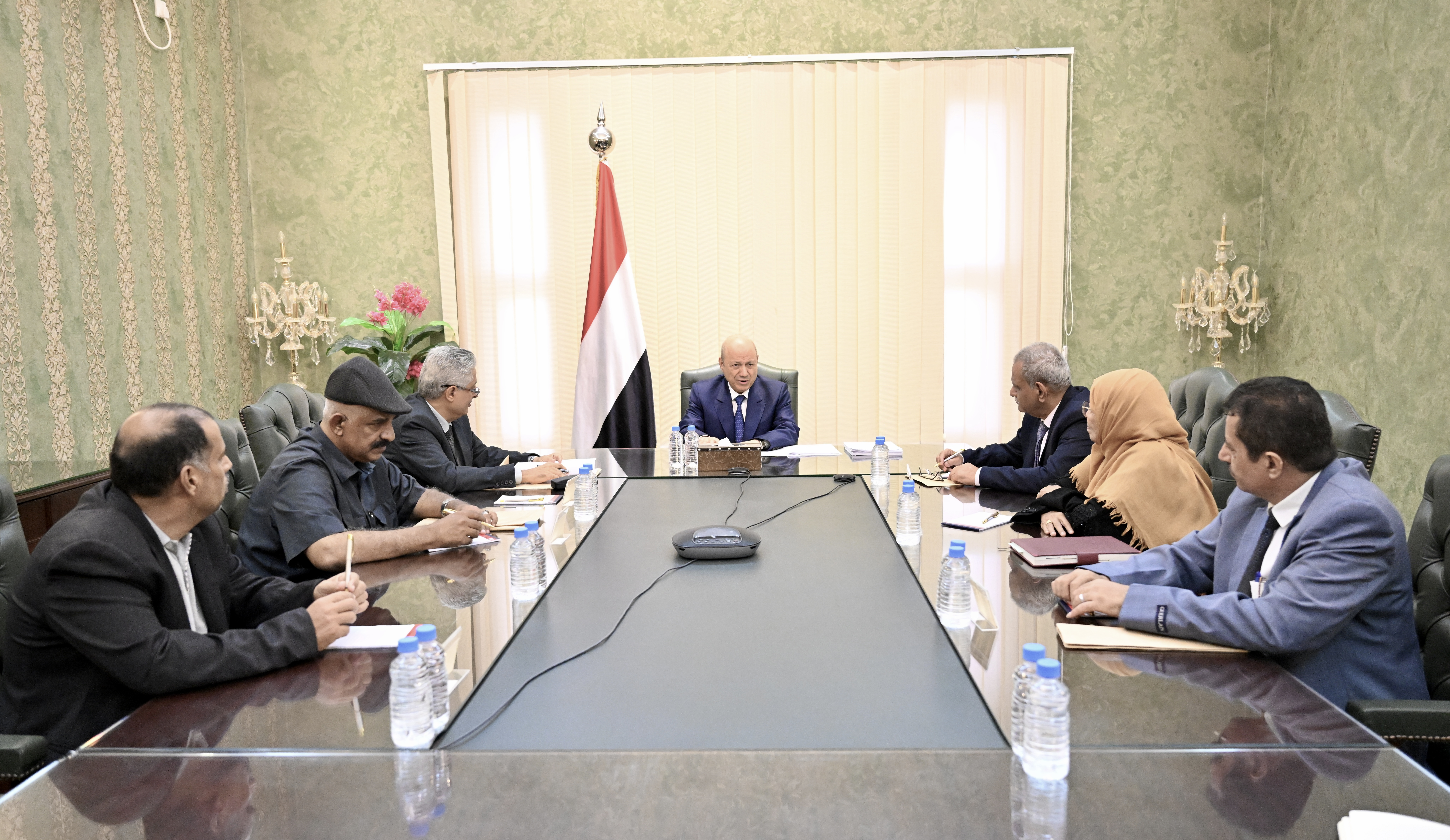 Chairman of the Presidential Leadership Council confirms: the Council and the Government ensure to present a comprehensive solution to the issues of kicked out employees 6 May 2023