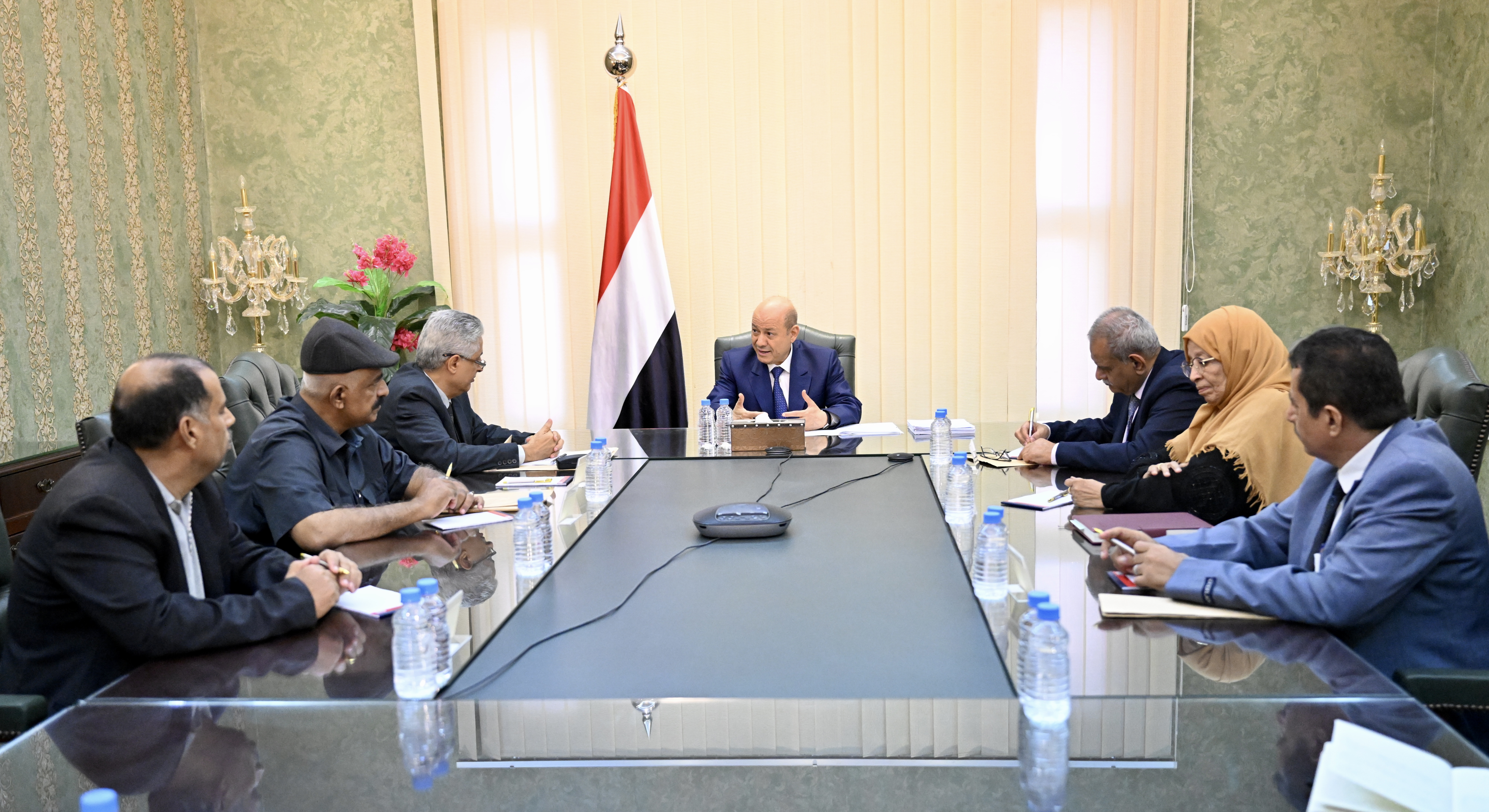 Chairman of the Presidential Leadership Council confirms: the Council and the Government ensure to present a comprehensive solution to the issues of kicked out employees 6 May 2023