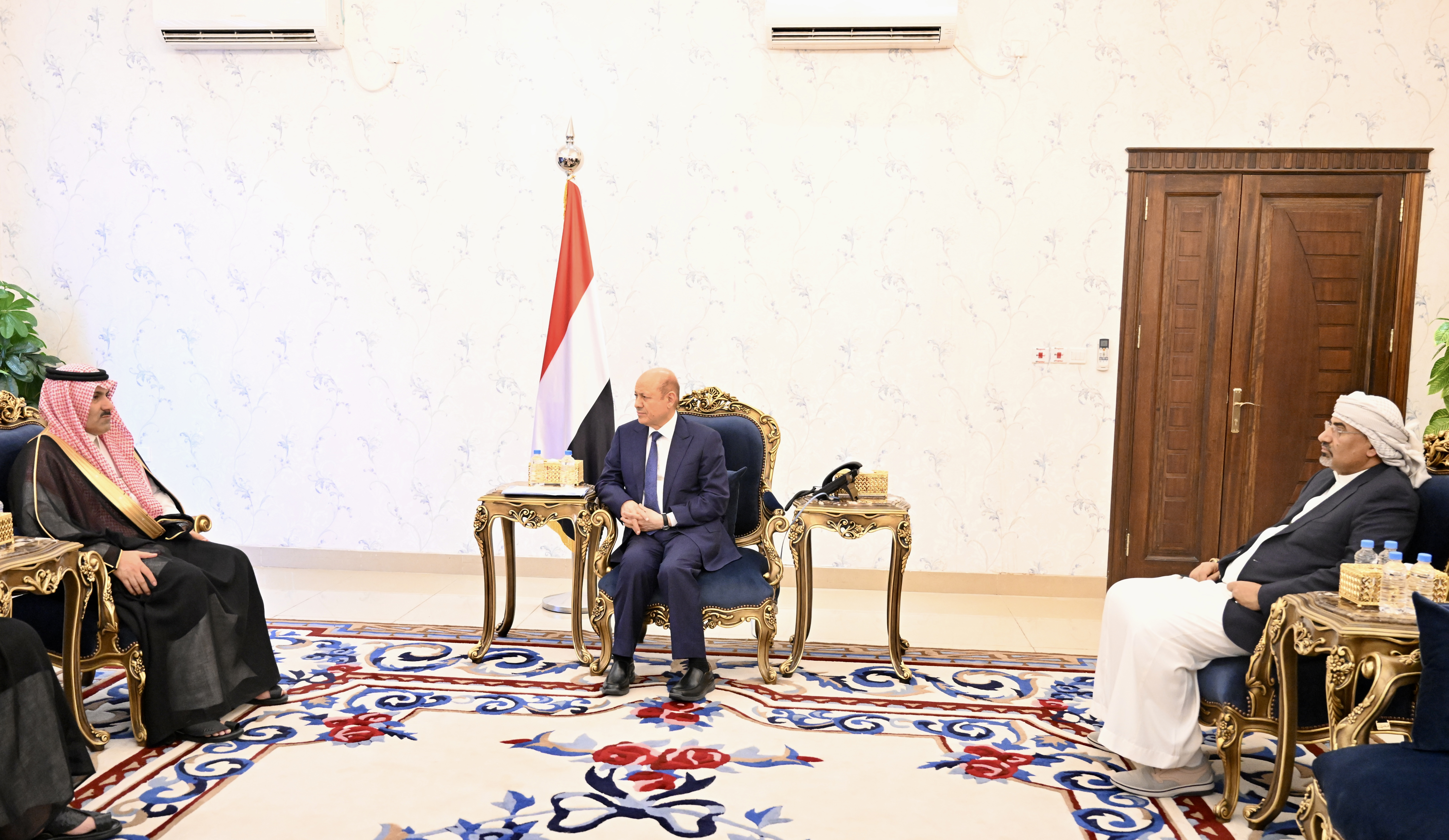 The President of the PLC receives the Ambassador of the Kingdom of Saudi Arabia to Yemen in Aden Tue, 09 May 2023