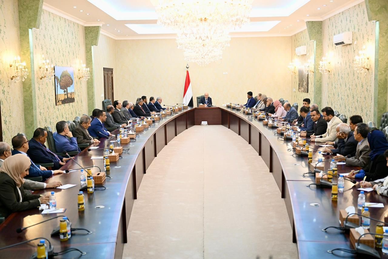 President Al-Alimi determines requirements for moving to stage of collective national action