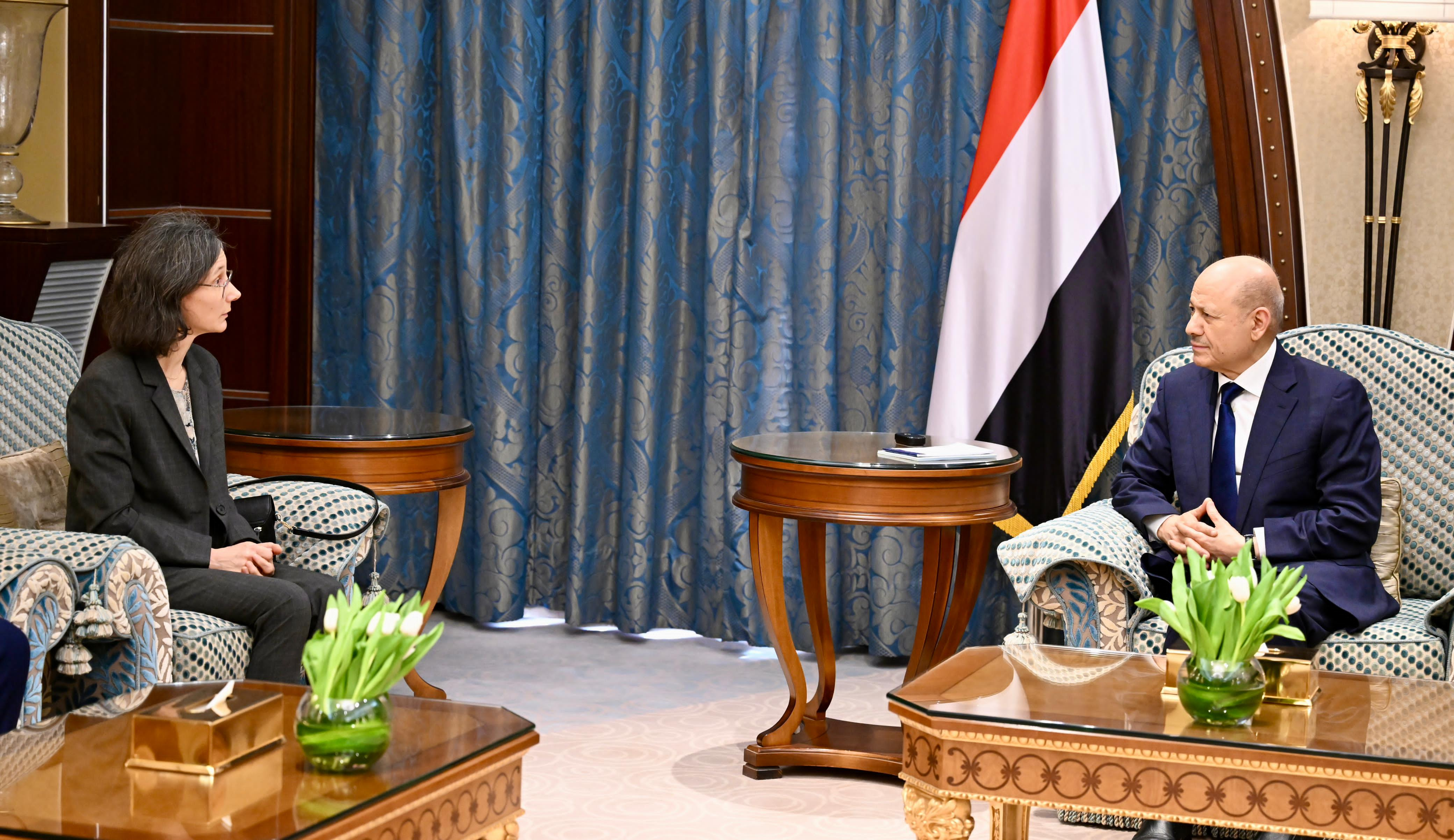 President Al- Alimi receives Ambassador of France to Yemen