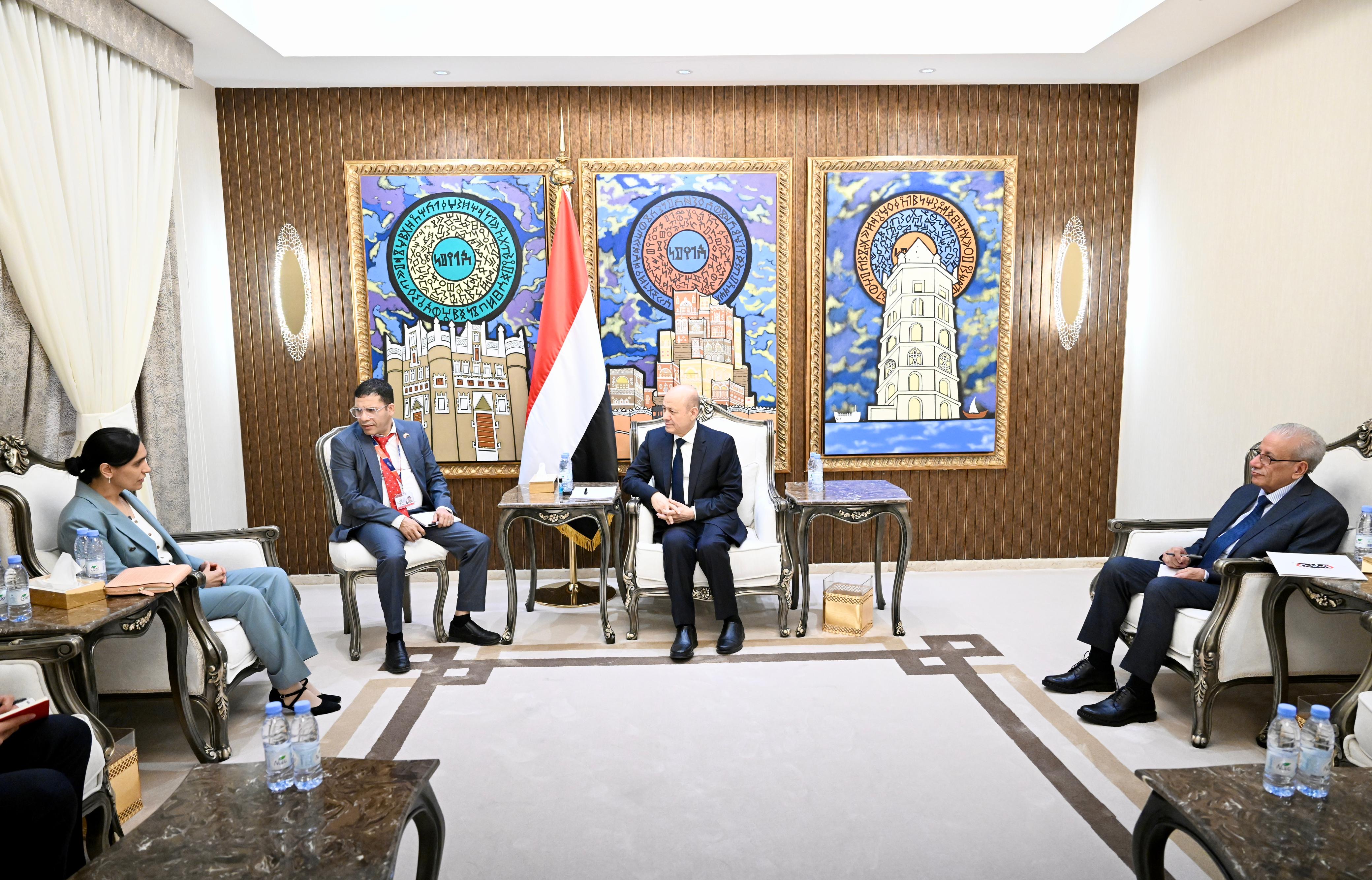 PRESIDENT AL-ALIMI RECEIVES UK AMBASSADOR