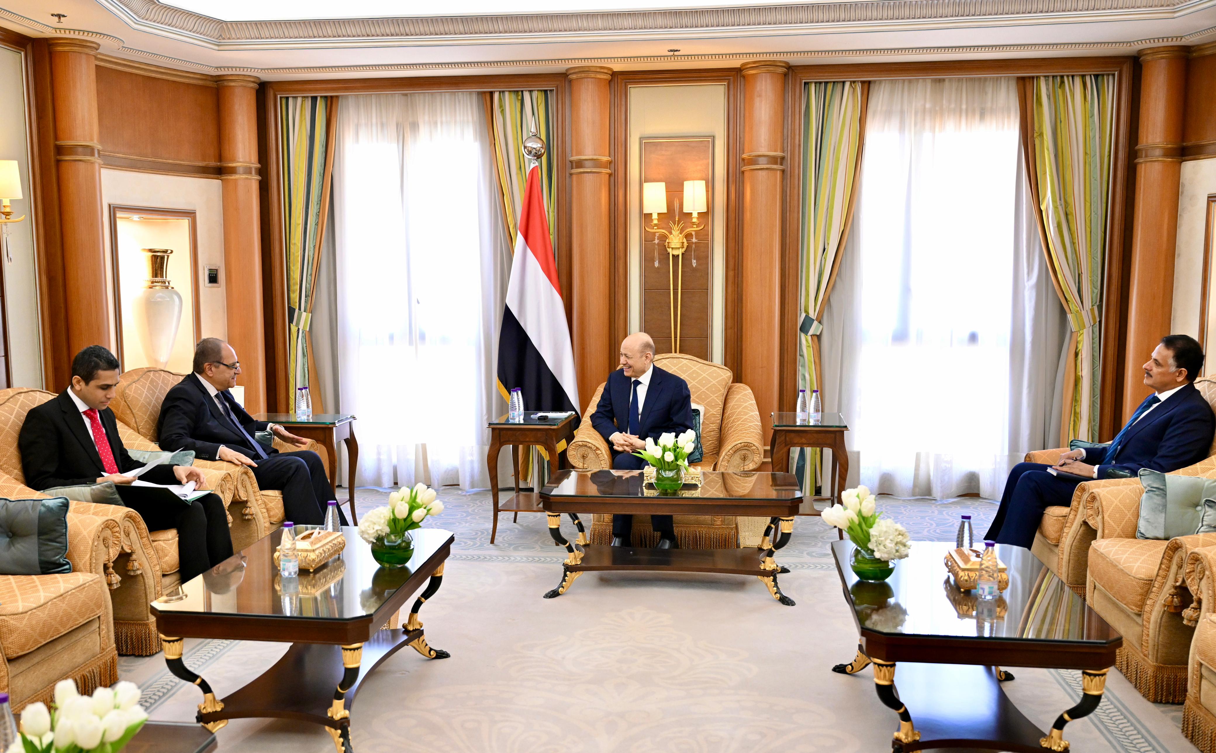 President Al-Alimi receives Egyptian Ambassador to Yemen