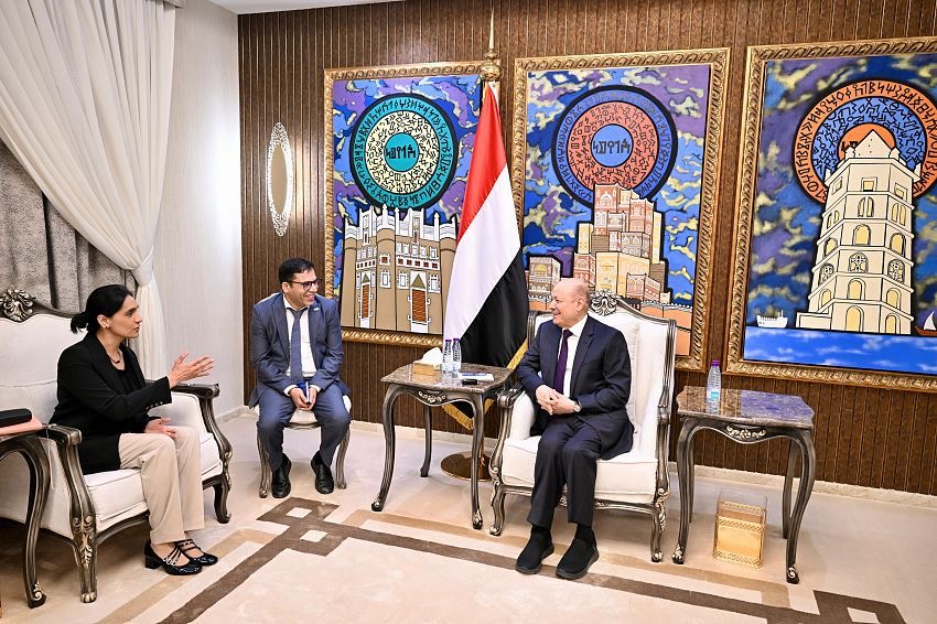 President Al-Alimi Receives UK Ambassador to Discuss Preparations for Yemen Donors’ Conference 