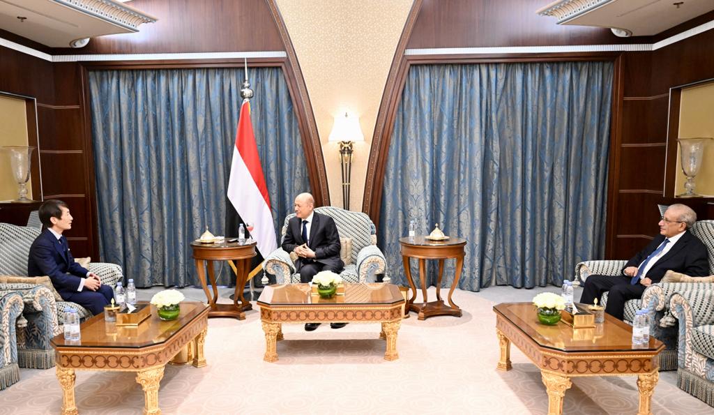 President al-Alimi praises Japanese development interventions in Yemen