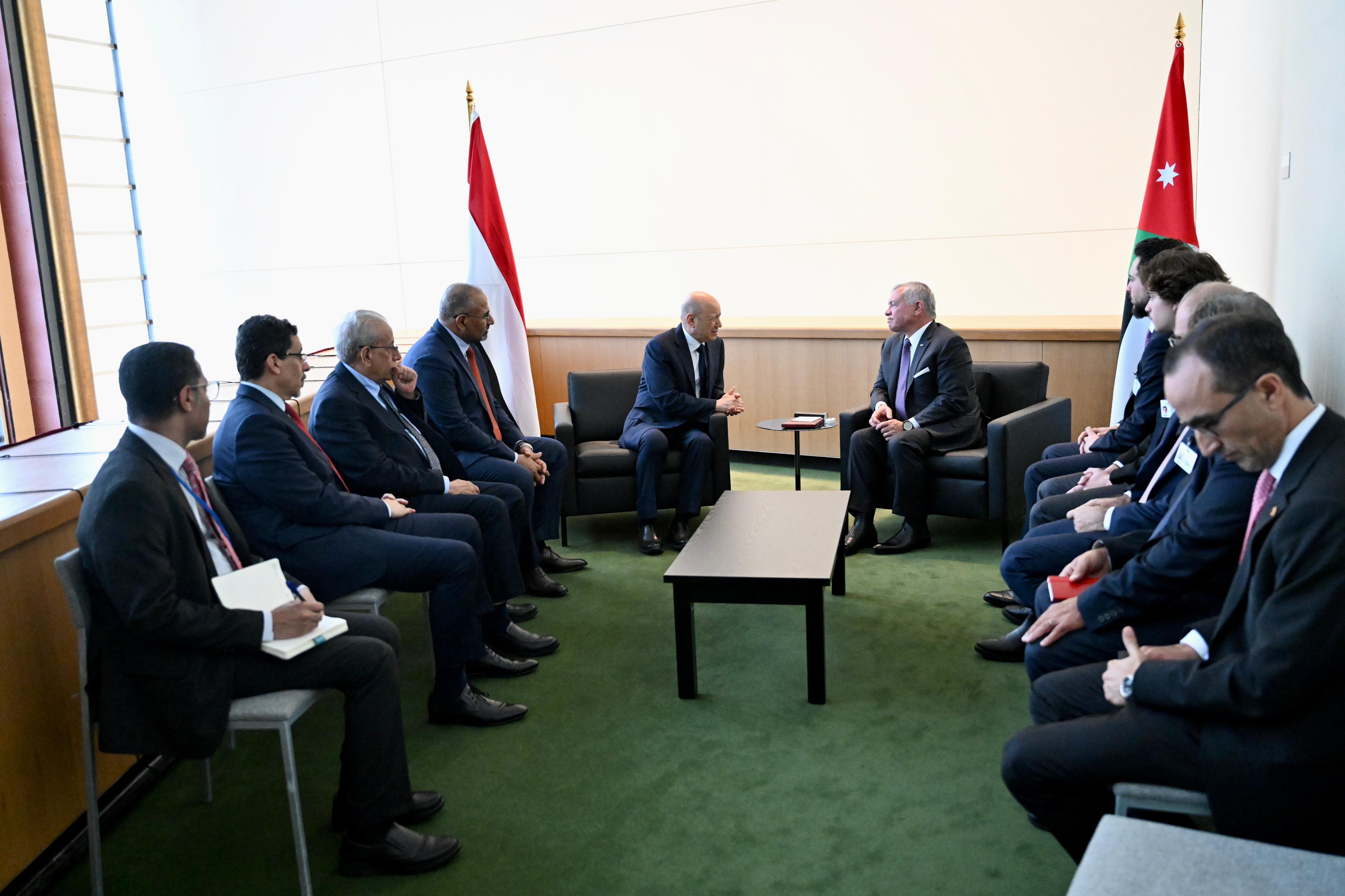 President Al-Alimi meets with Jordanian King Abdullah II