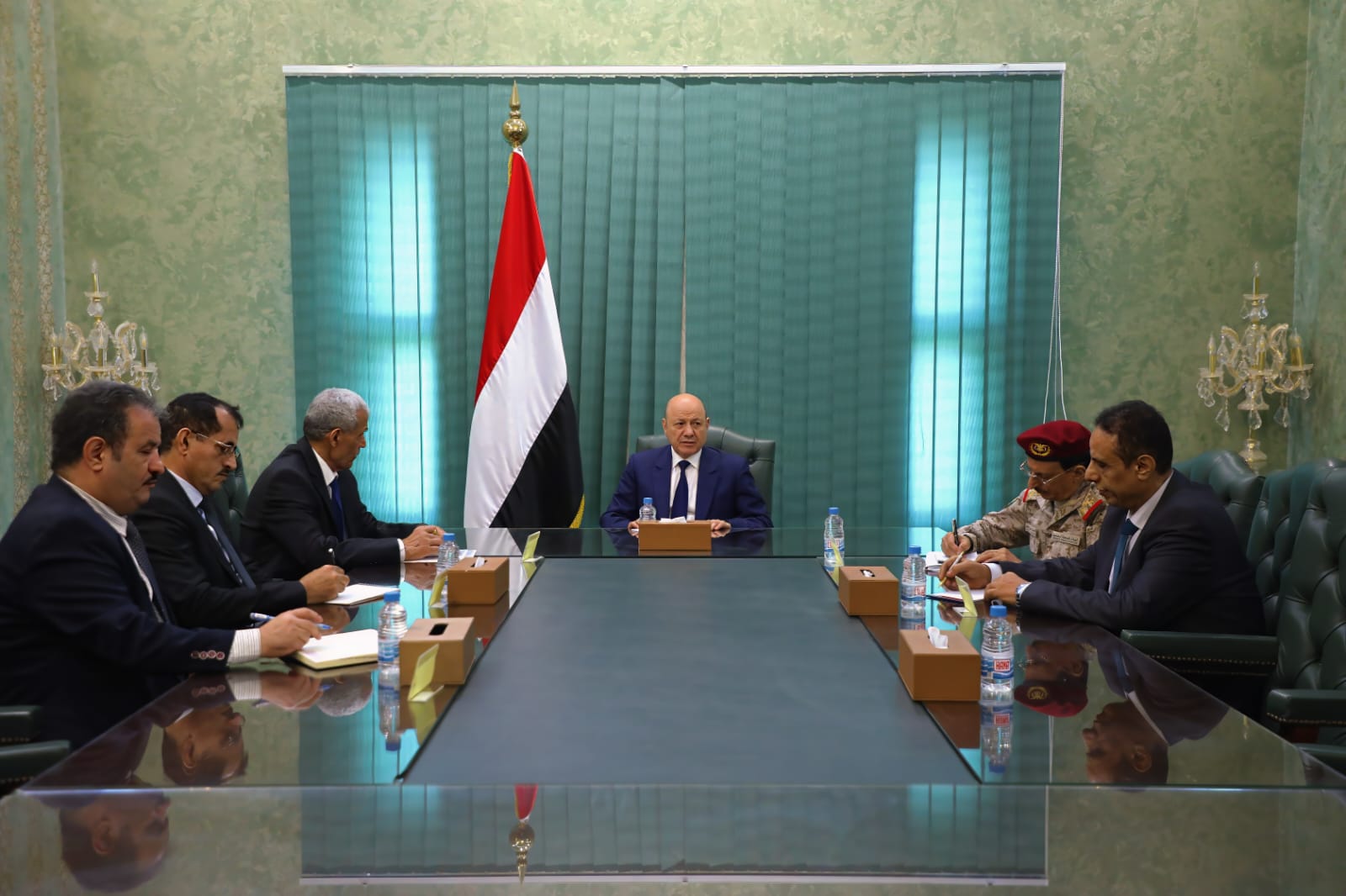 President Al-Alimi meets with  military and security committee