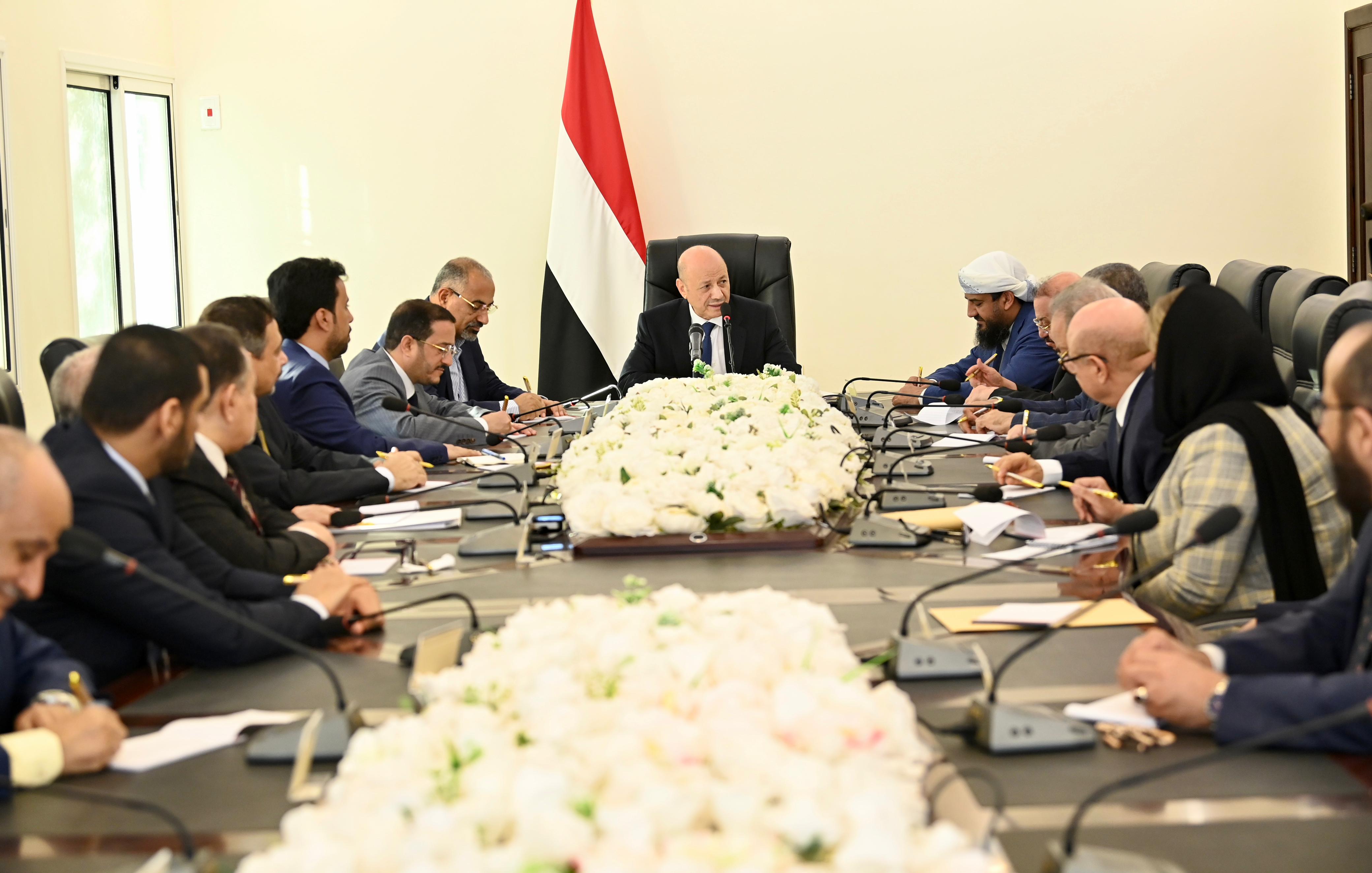 President Al-Alimi meets with authorities of Representatives, Al- Shura, Consultation and Reconciliation Councils, and a number of His advisors