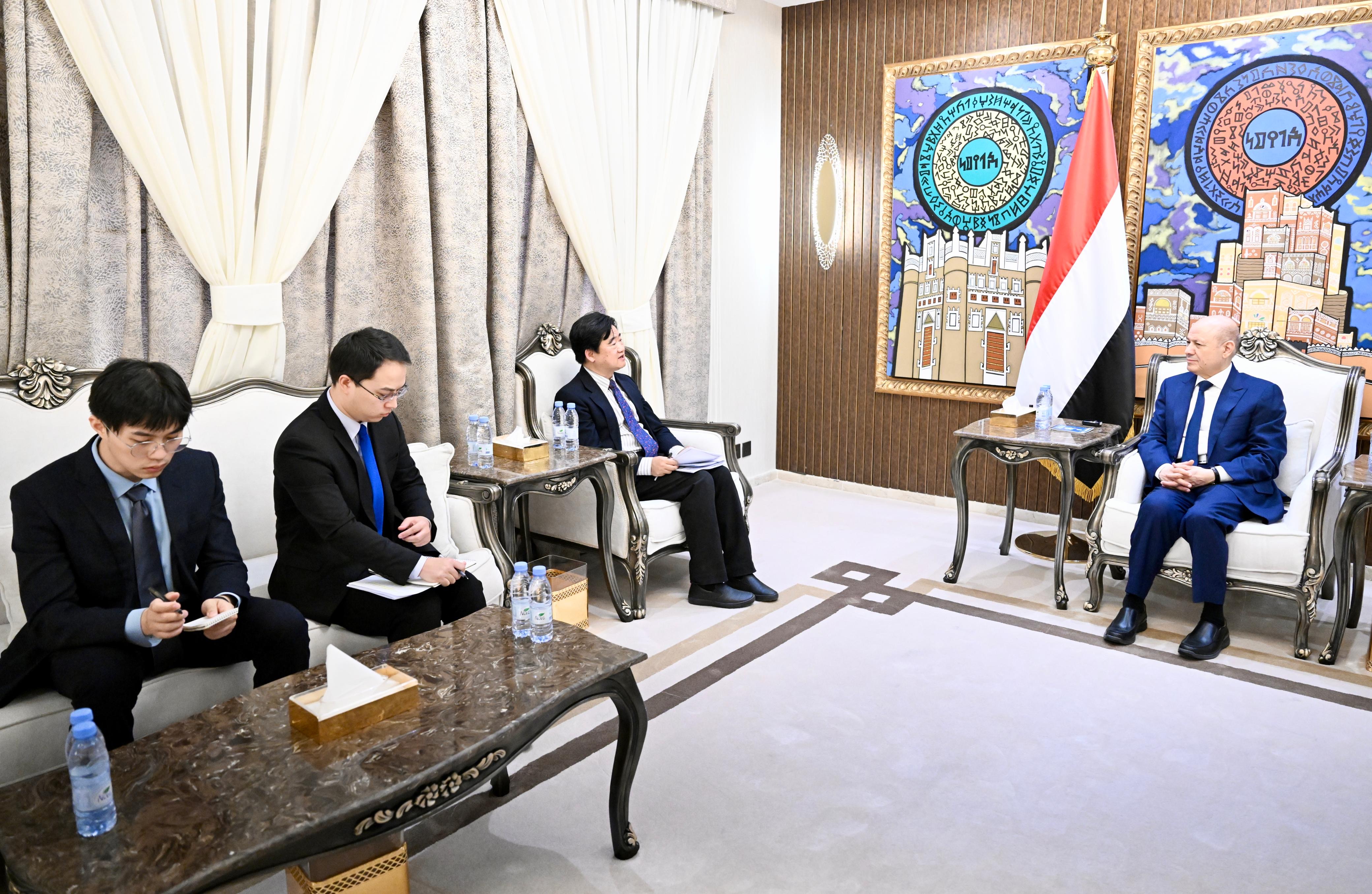 PRESIDENT AL-ALIMI RECEIVES CHARGÉ D'AFFAIRS OF CHINESE EMBASSY