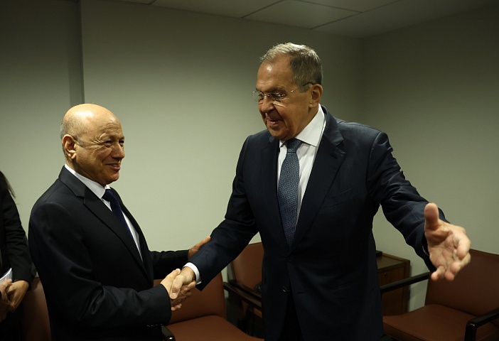 President Al-Alimi discusses with Russian FM mutual relations and latest developments in the Yemeni situation  