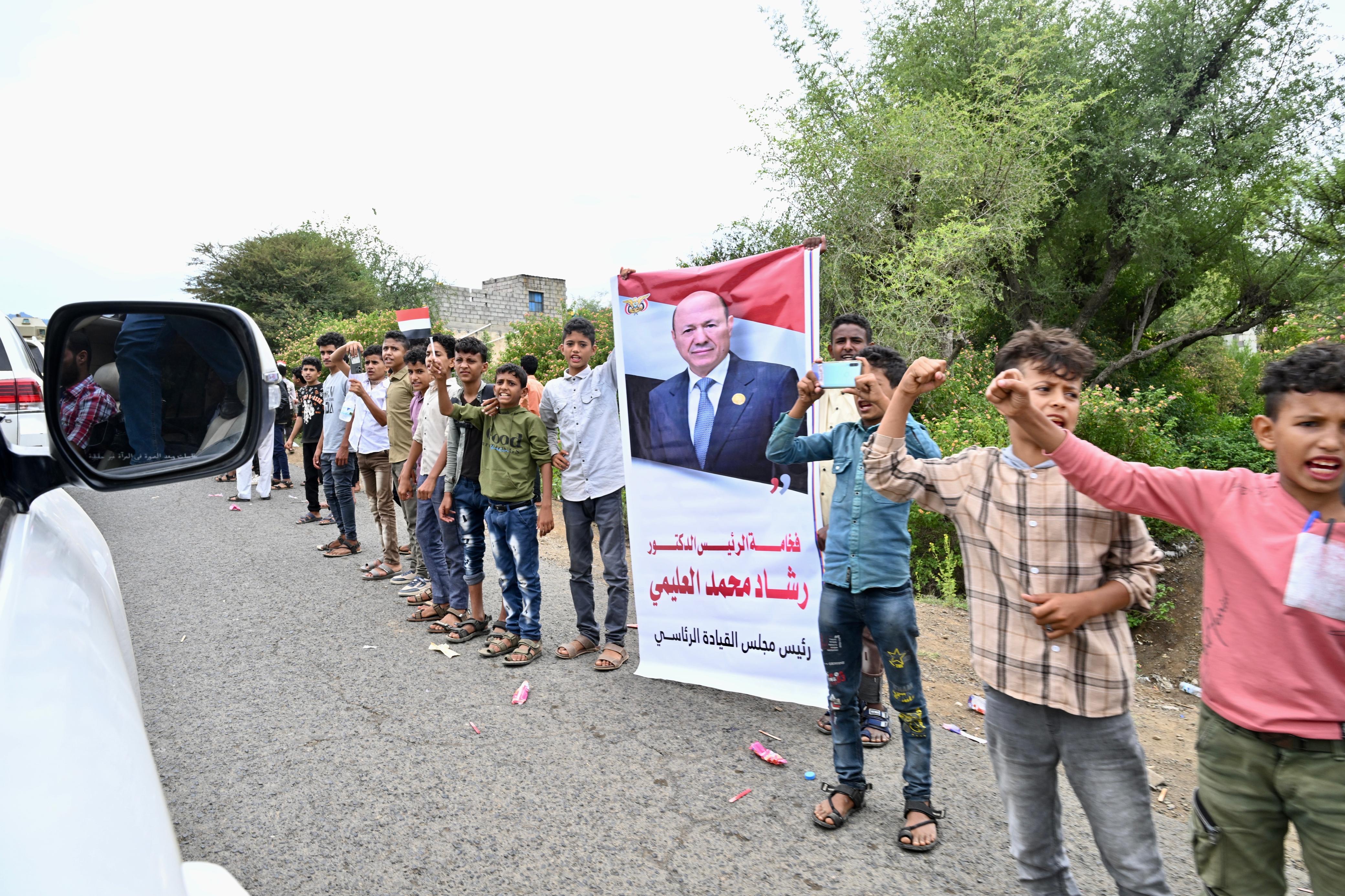 The popular reception of His Excellency President Al-Alimi during his visit to Taiz Governorate(3)