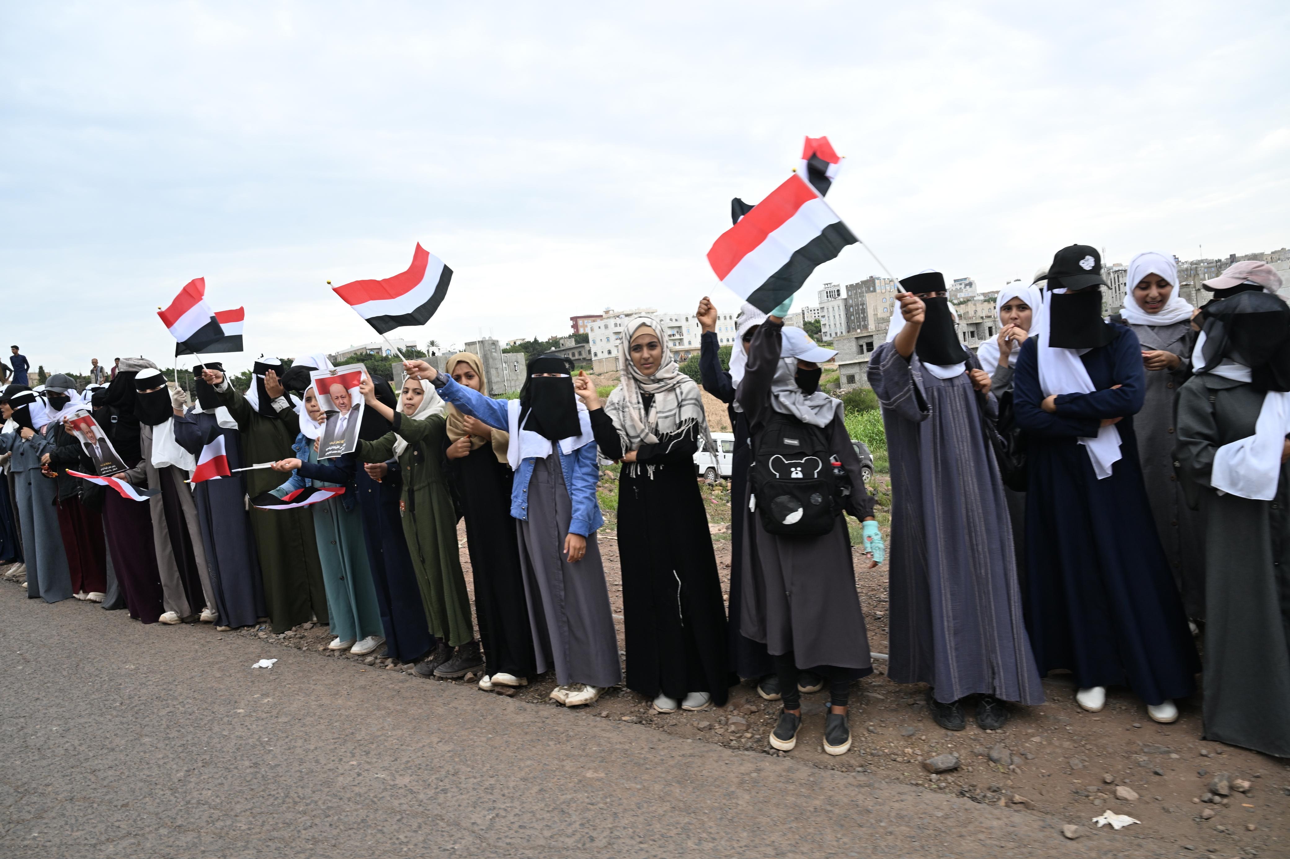 The popular reception of His Excellency President Al-Alimi during his visit to Taiz Governorate(1)