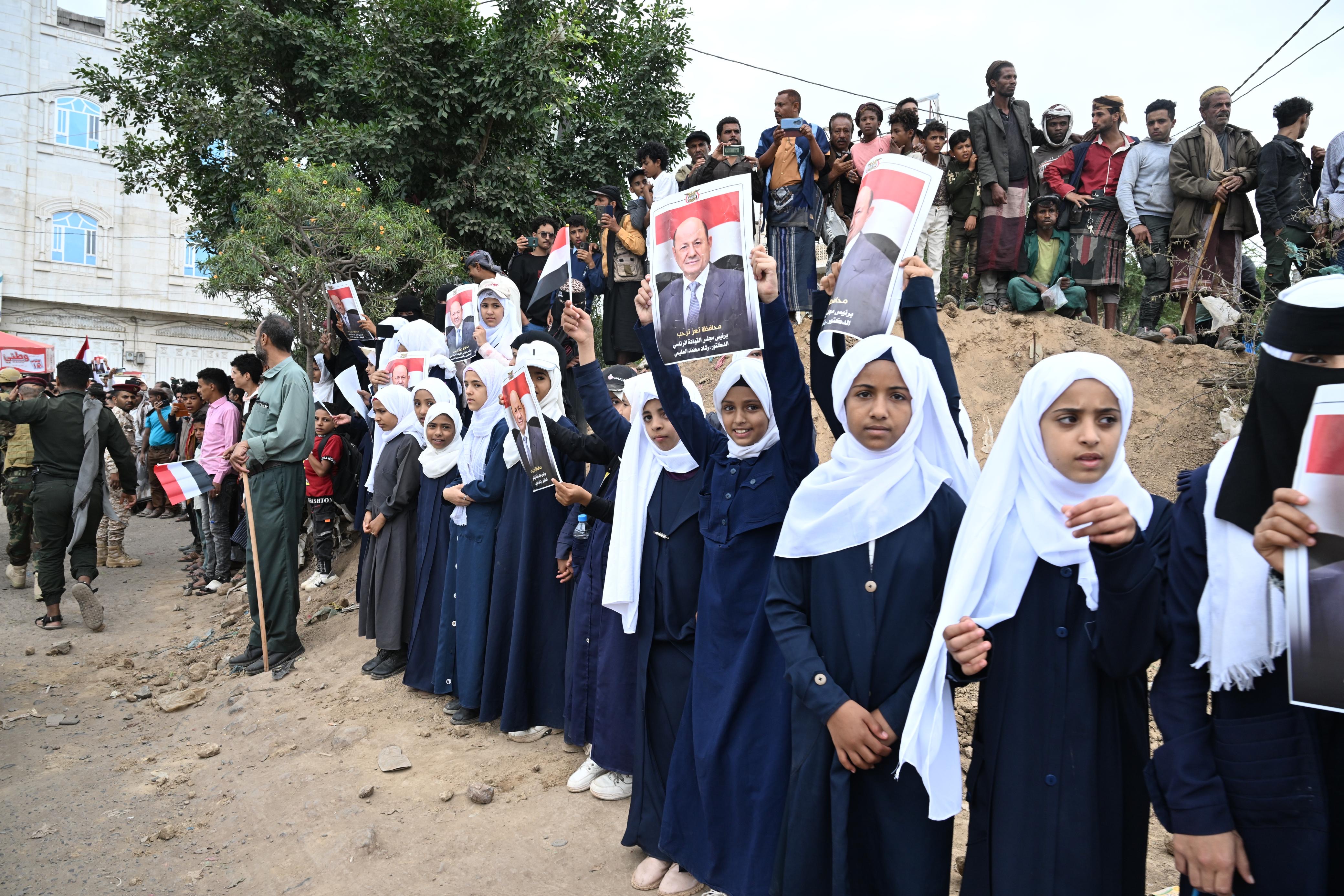 The popular reception of His Excellency President Al-Alimi during his visit to Taiz Governorate(2)