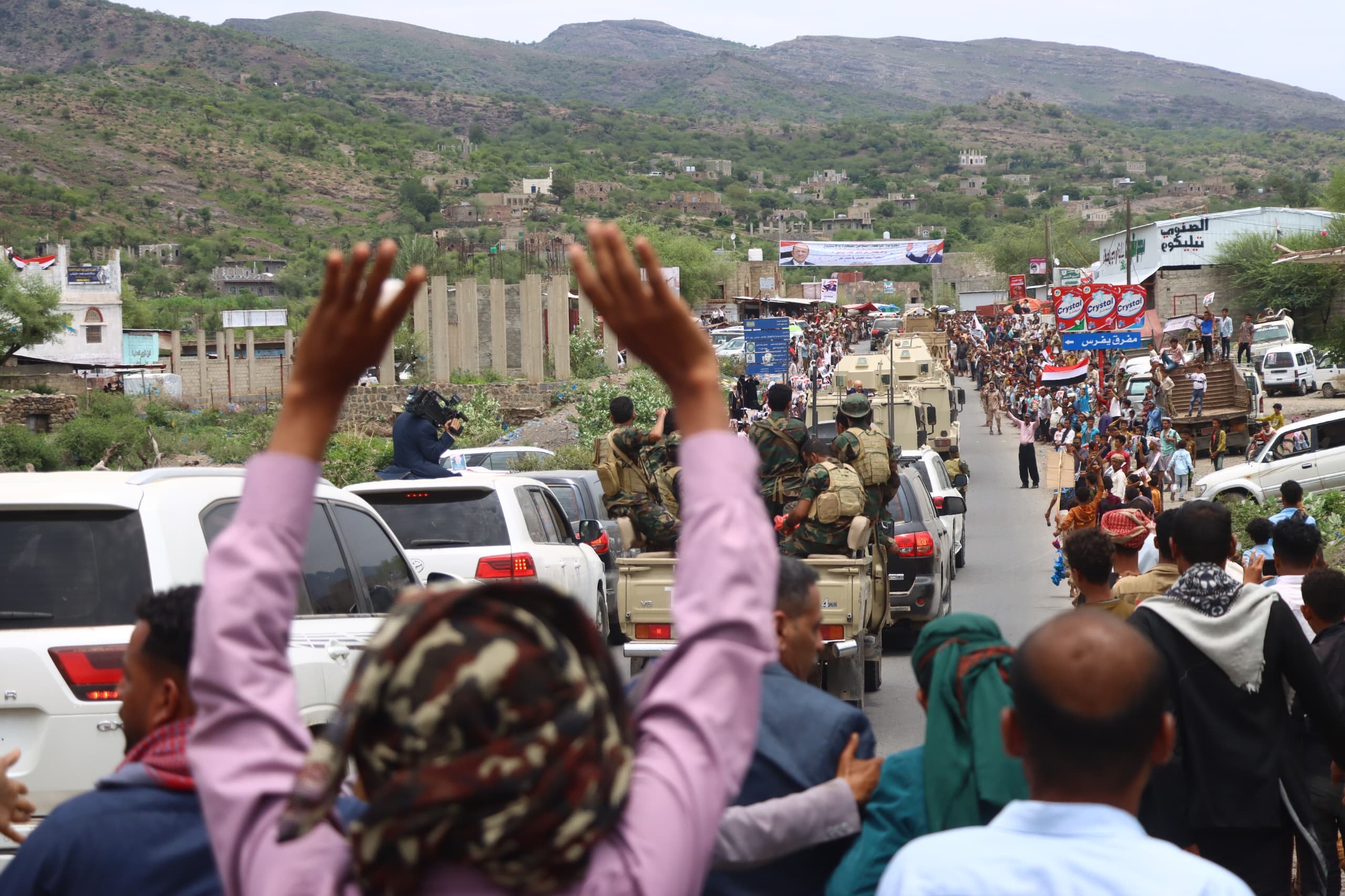 The popular reception of His Excellency President Al-Alimi during his visit to Taiz Governorate(3)