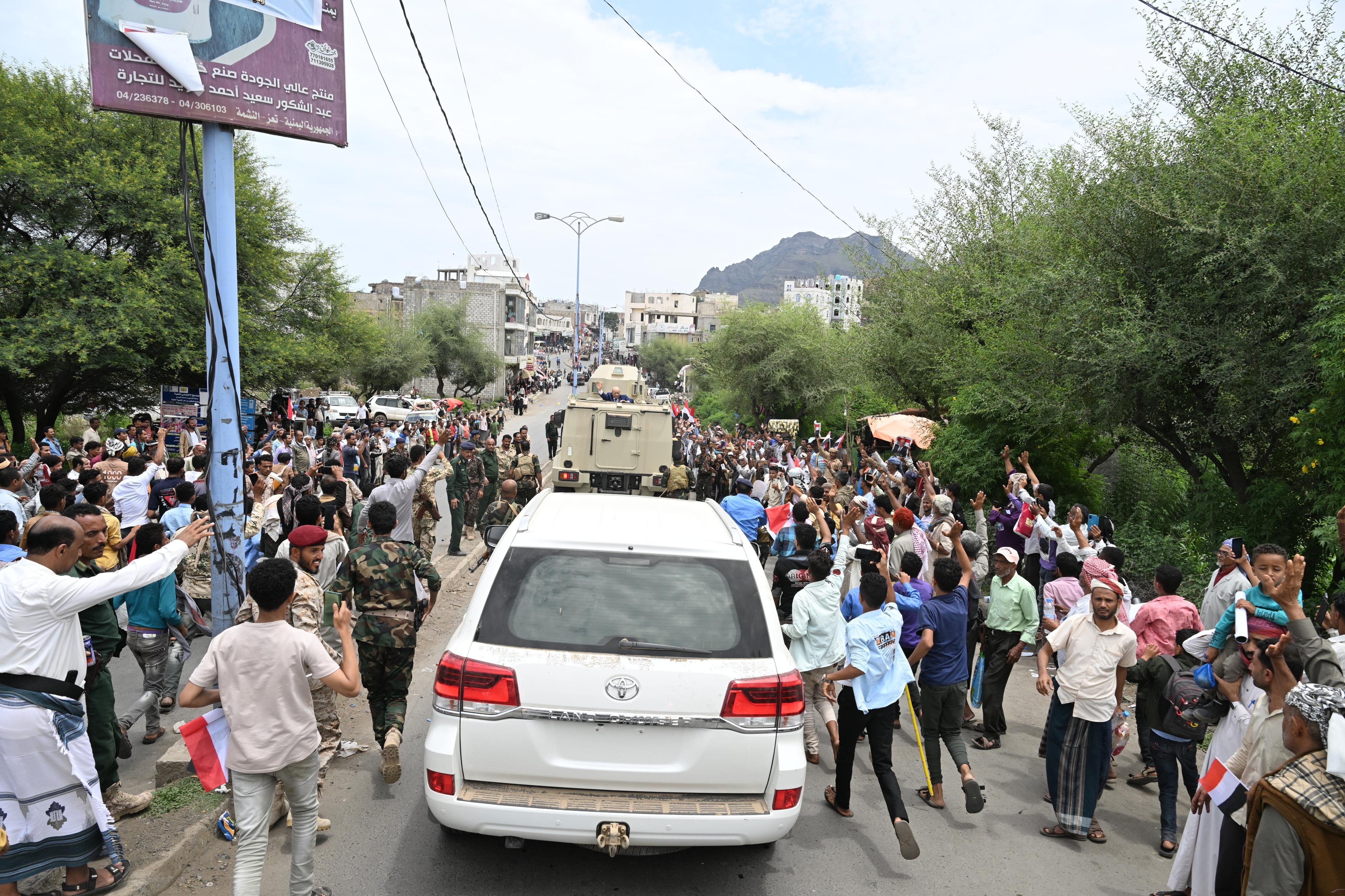 The popular reception of His Excellency President Al-Alimi during his visit to Taiz Governorate(1)