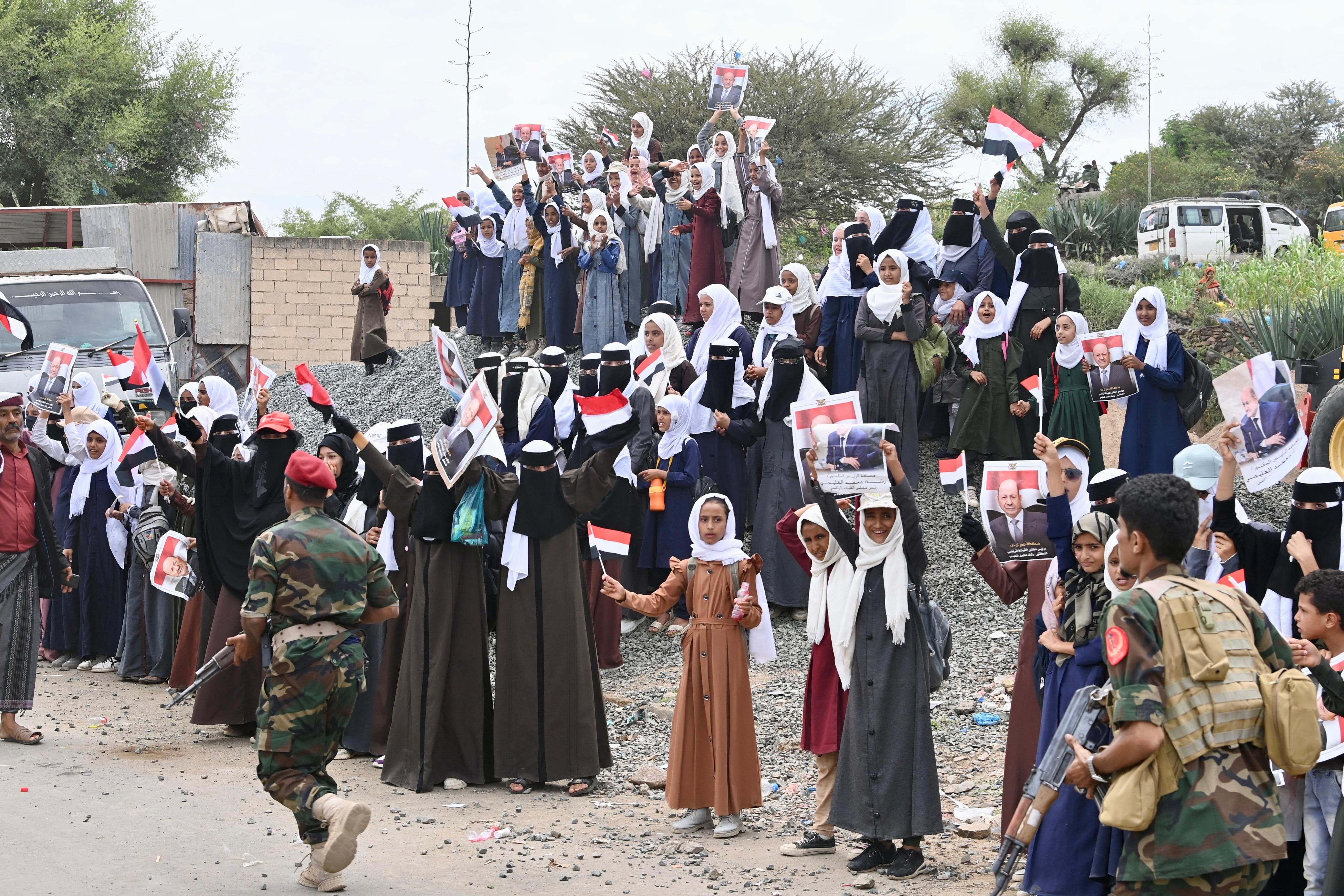 The popular reception of His Excellency President Al-Alimi during his visit to Taiz Governorate(1)