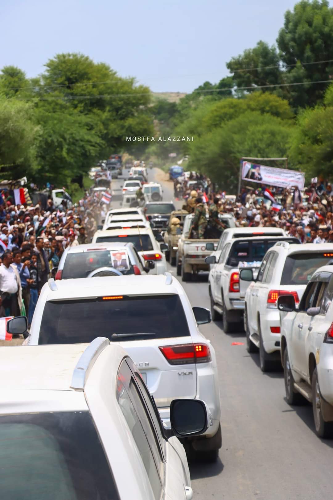 The popular reception of His Excellency President Al-Alimi during his visit to Taiz Governorate(3)