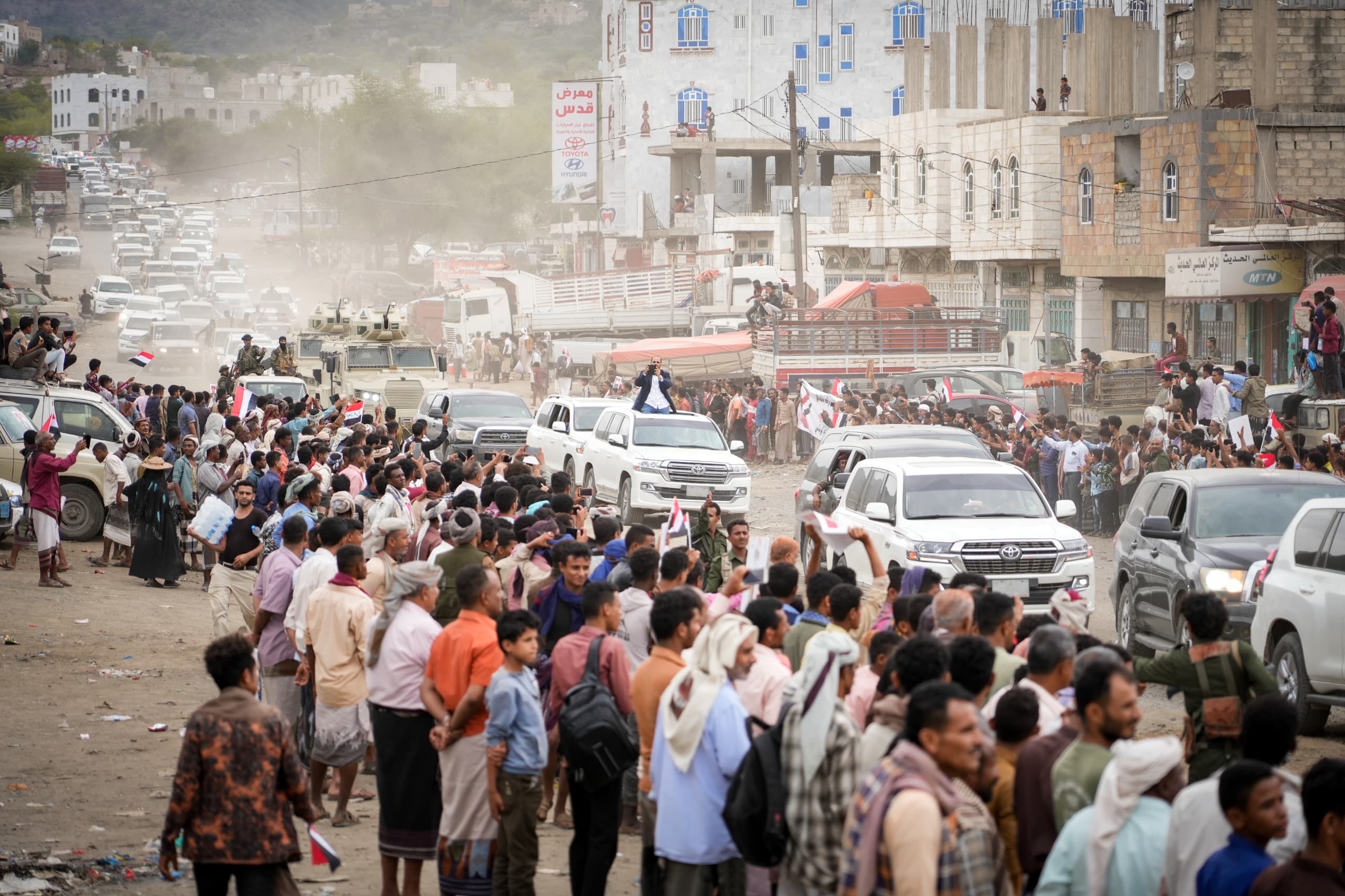 The popular reception of His Excellency President Al-Alimi during his visit to Taiz Governorate(2)