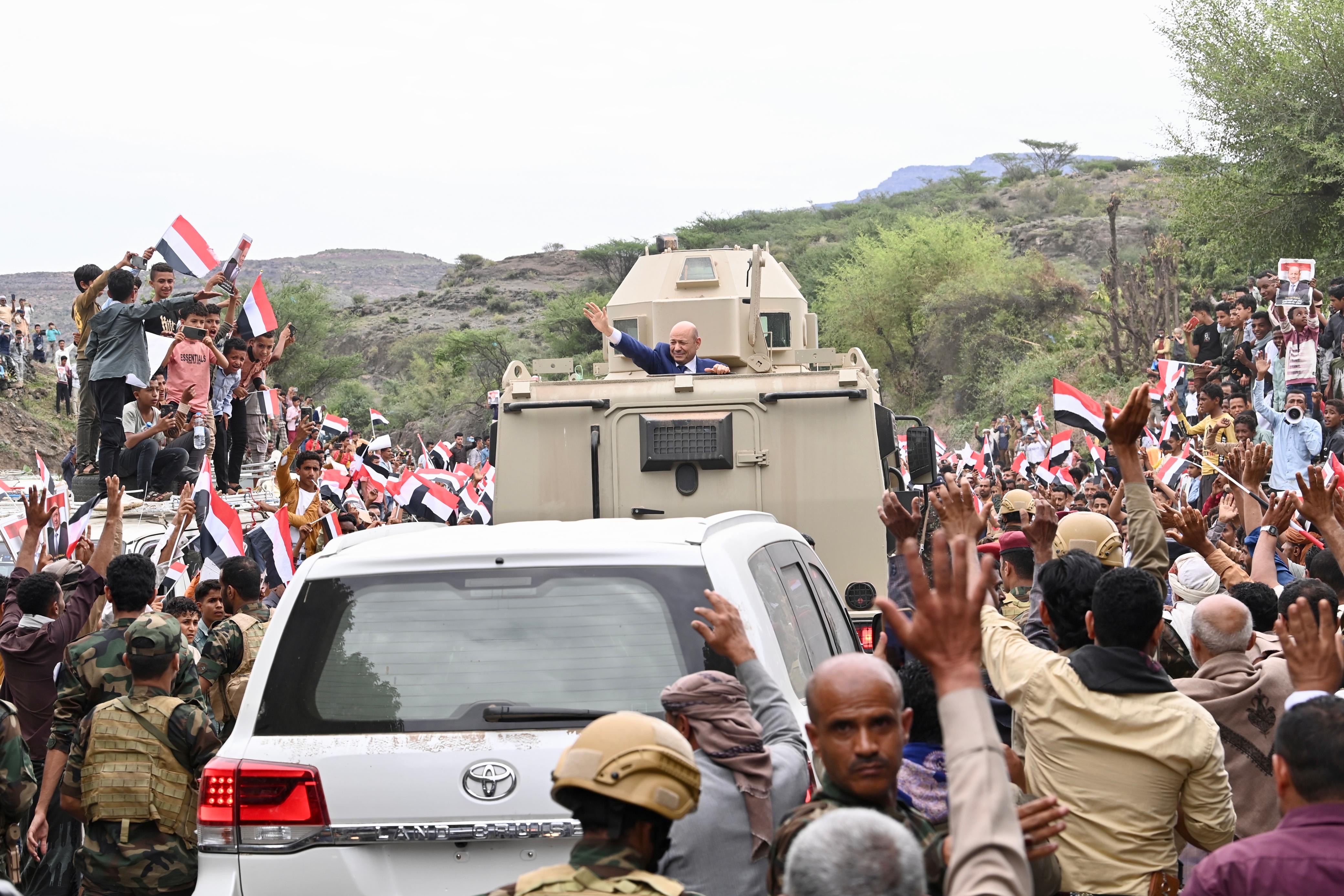 The popular reception of His Excellency President Al-Alimi during his visit to Taiz Governorate(3)