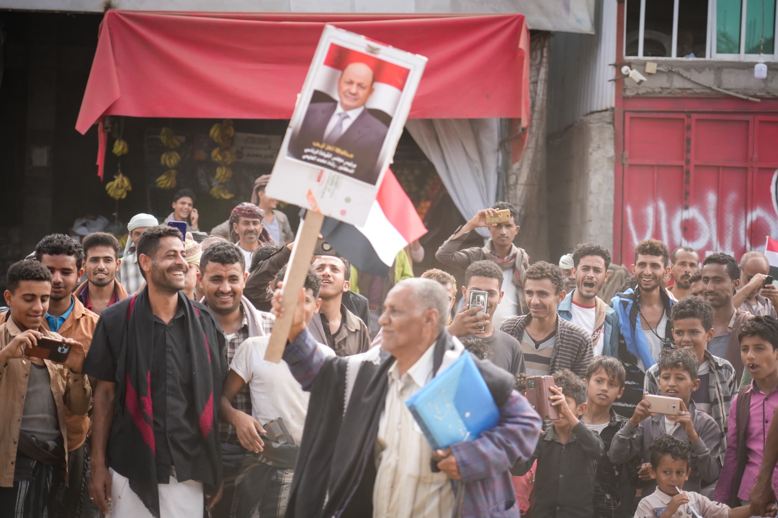 The popular reception of His Excellency President Al-Alimi during his visit to Taiz Governorate(2)