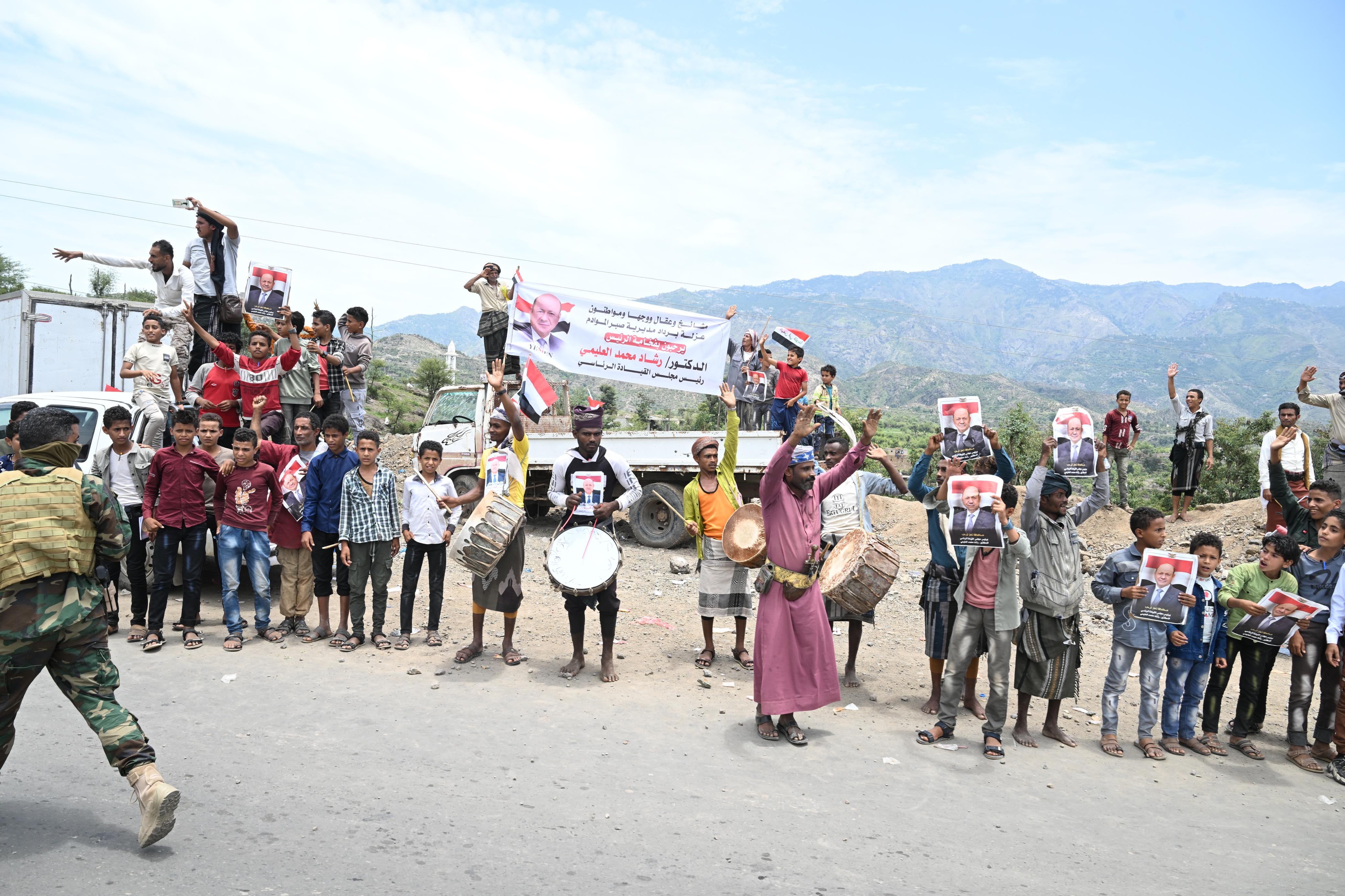 The popular reception of His Excellency President Al-Alimi during his visit to Taiz Governorate(1)