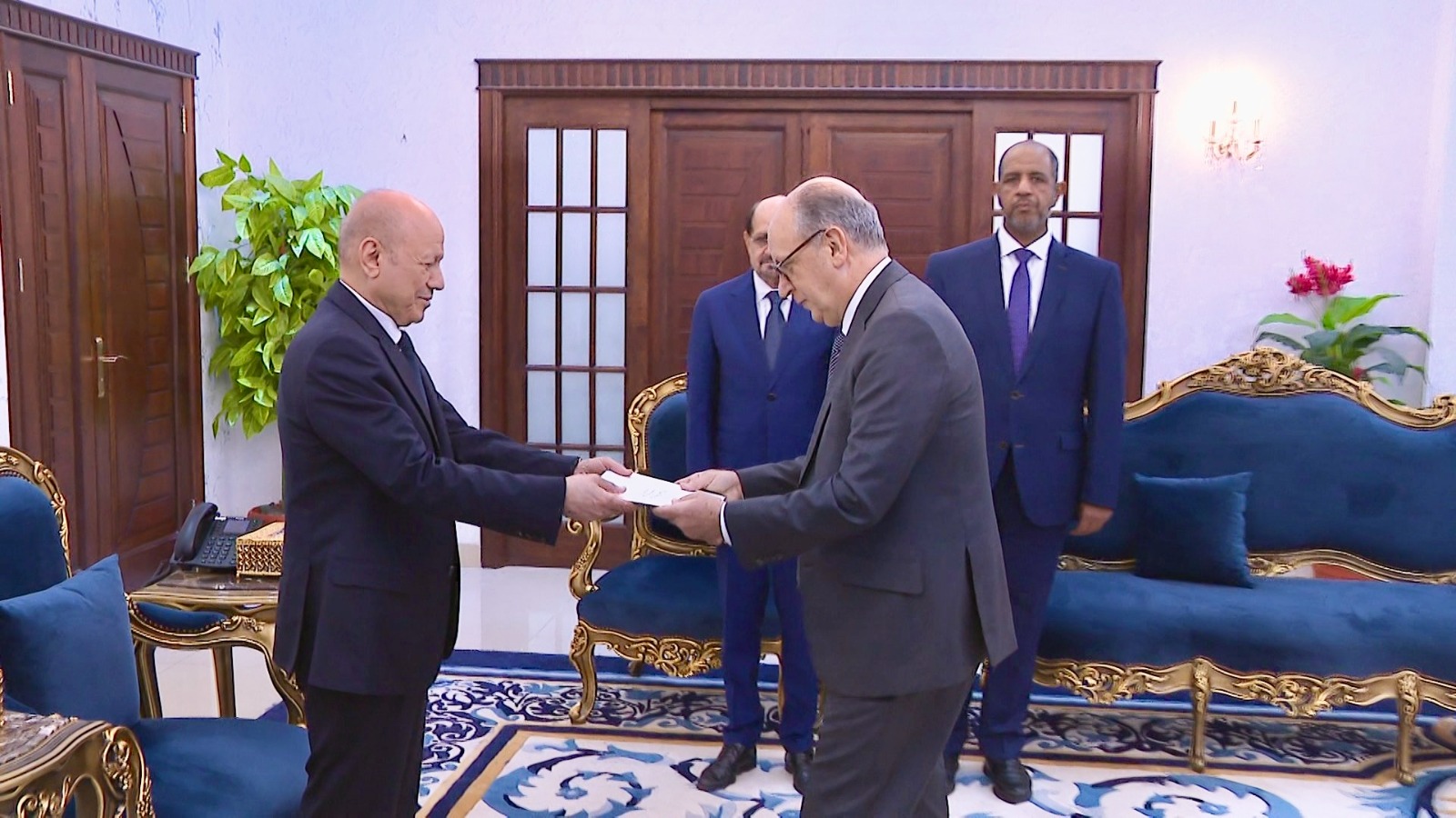 President Al-Alimi Receives Credentials of a Number of Ambassadors of Friendly Countries